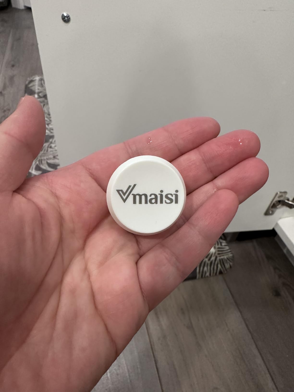 Vmaisi Adhesive Magnetic Cabinet Locks (12 Locks and 2 Keys) customer photo 2