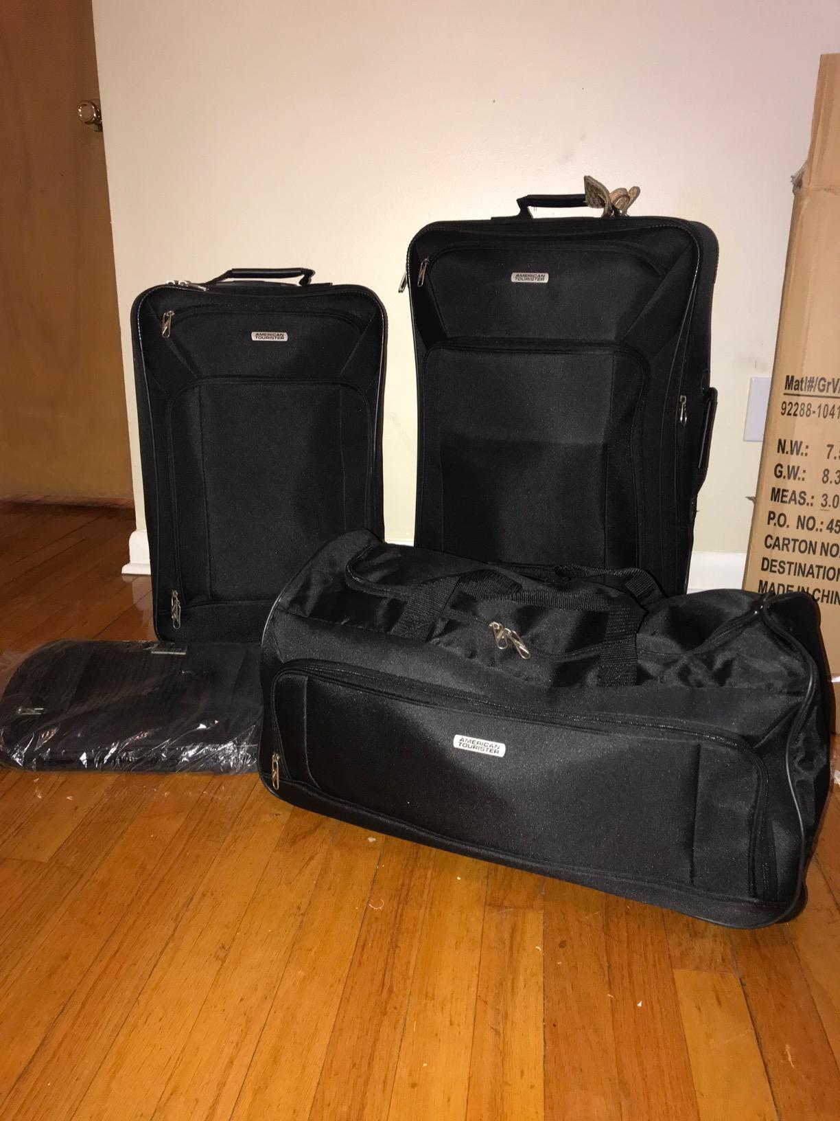 American Tourister Fieldbrook XLT Softside Upright Luggage, Black, 4-Piece Set (BB/DF/21/25) customer photo 2
