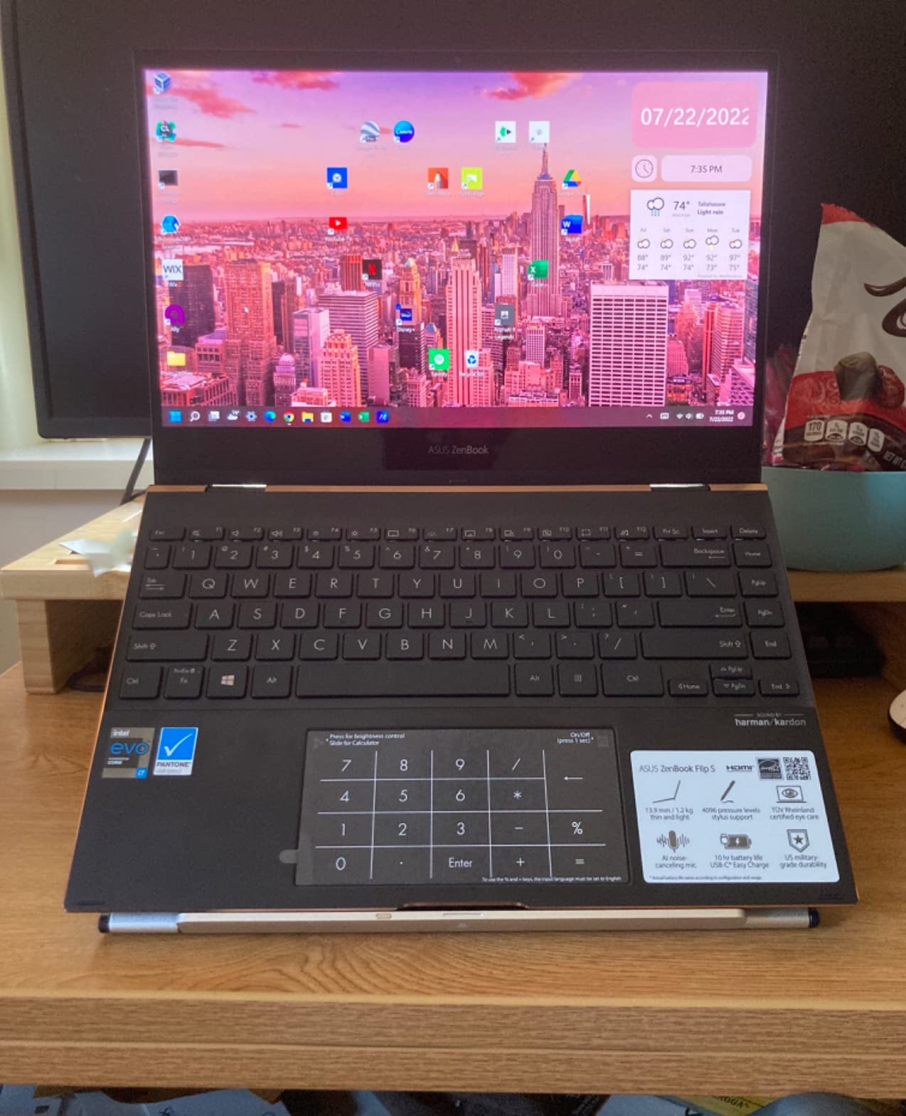 HUION ST200 Adjustable Drawing Tablet Stand Laptop Stand for 10-16inch Laptop, Tablet, Drawing Monitor customer photo 1