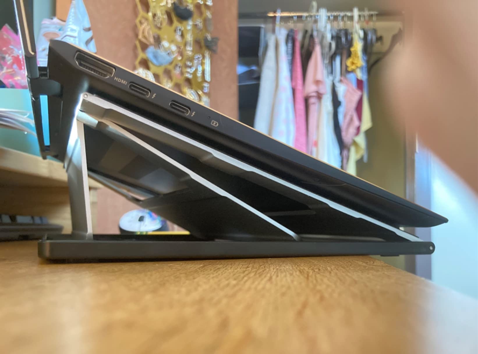 HUION ST200 Adjustable Drawing Tablet Stand Laptop Stand for 10-16inch Laptop, Tablet, Drawing Monitor customer photo 2