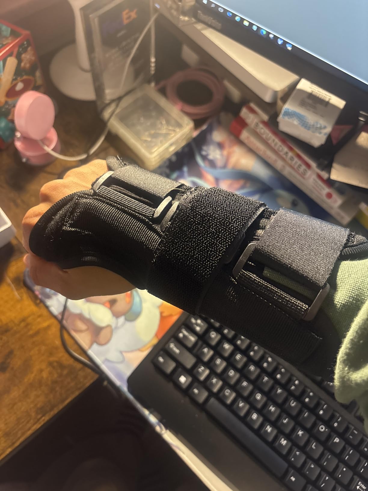 FEATOL Wrist Brace Hand Brace, Carpal Tunnel Wrist Splint Night Support for Women Men, Pain Relief Support -Tendonitis, Arthritis, Sprain, Right Hand, Small/Medium customer photo 1