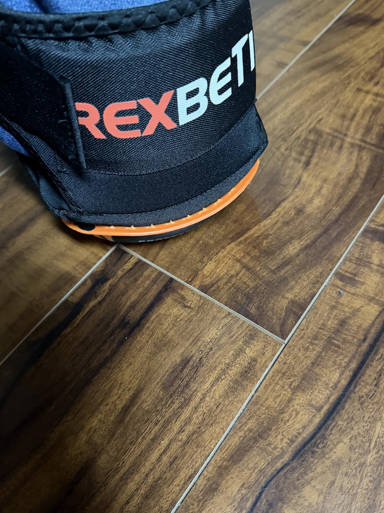 REXBETI Knee Pads for Work, Construction Knee Pads for Men, Heavy Duty Comfortable Anti-slip Foam Gel Knee Pads for Gardening Flooring and Cleaning, Strong Stretchable Straps, Orange customer photo 1