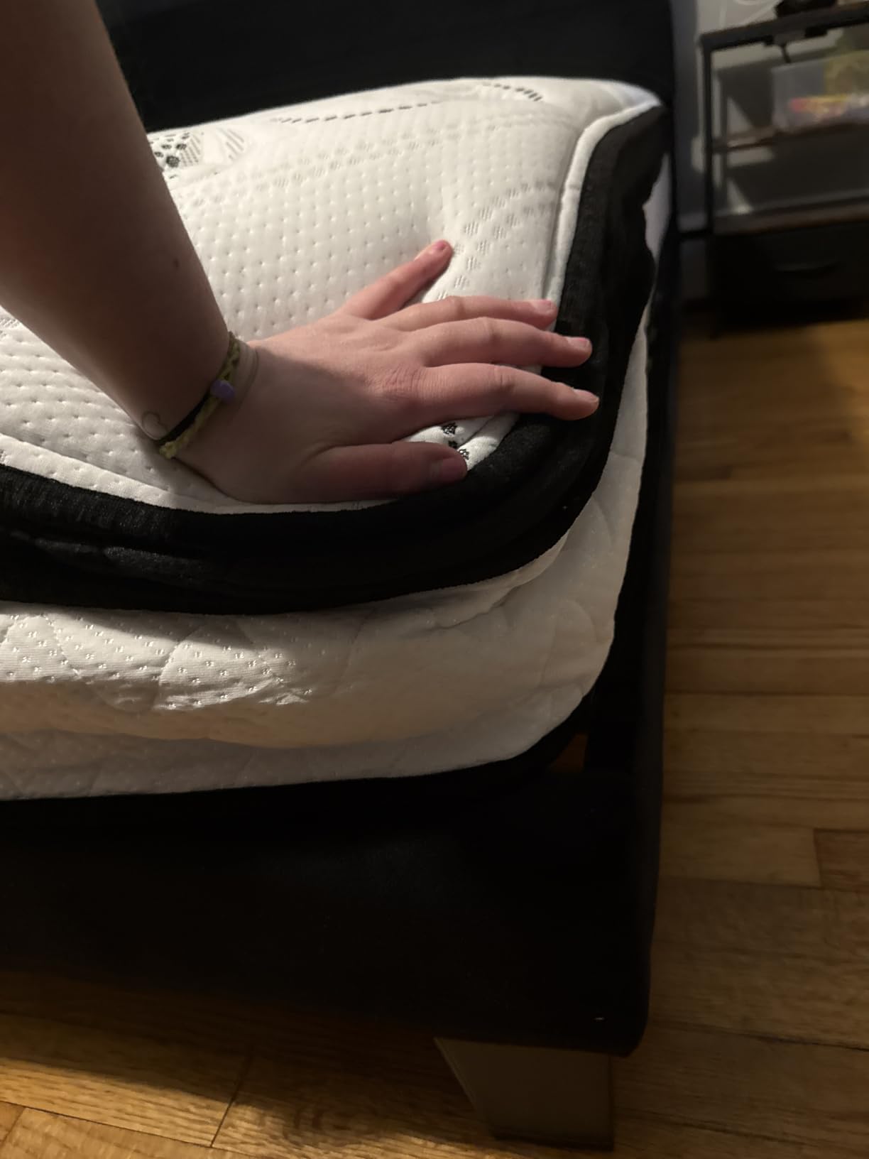 Signature Design by Ashley Chime Hybrid King 12