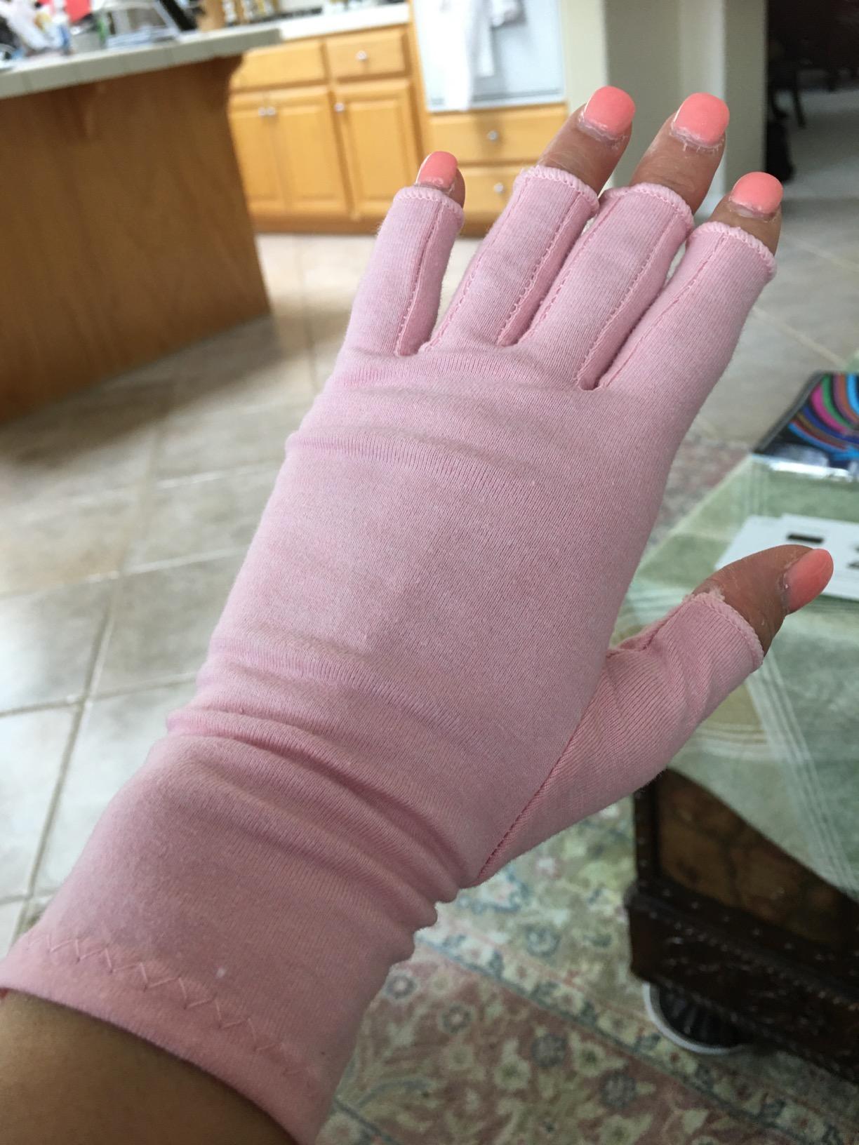 Dr. Arthritis Essentials Arthritis Gloves, Compression Gloves Ideal as Raynauds Gloves, Hand Brace for Arthritis customer photo 2