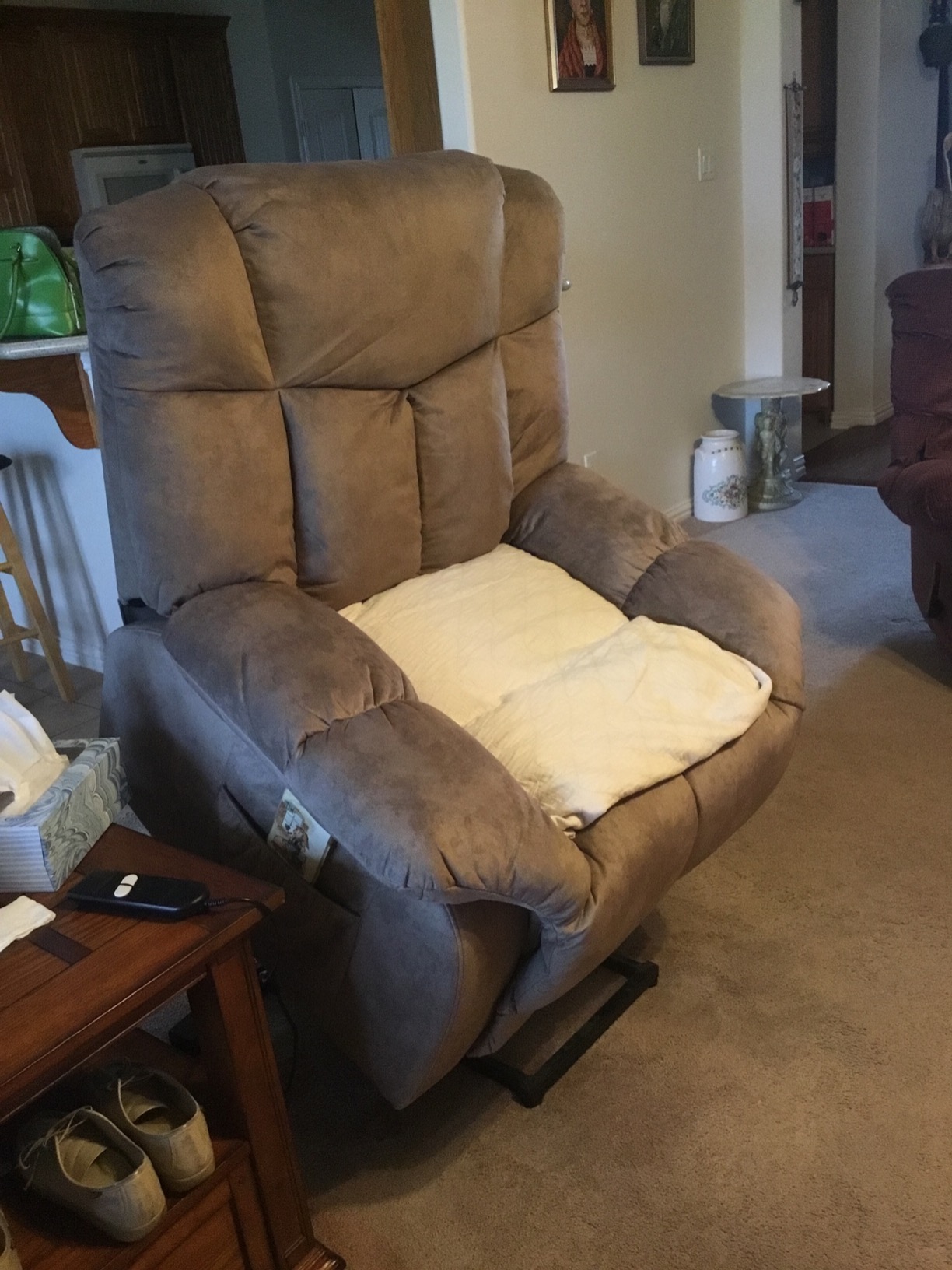 CANMOV Power Lift Recliner Chair for Elderly, Heavy Duty and Safety Motion Reclining Mechanism-Antiskid Fabric Sofa Living Room Chair with Overstuffed Design, Light Tan customer photo 2