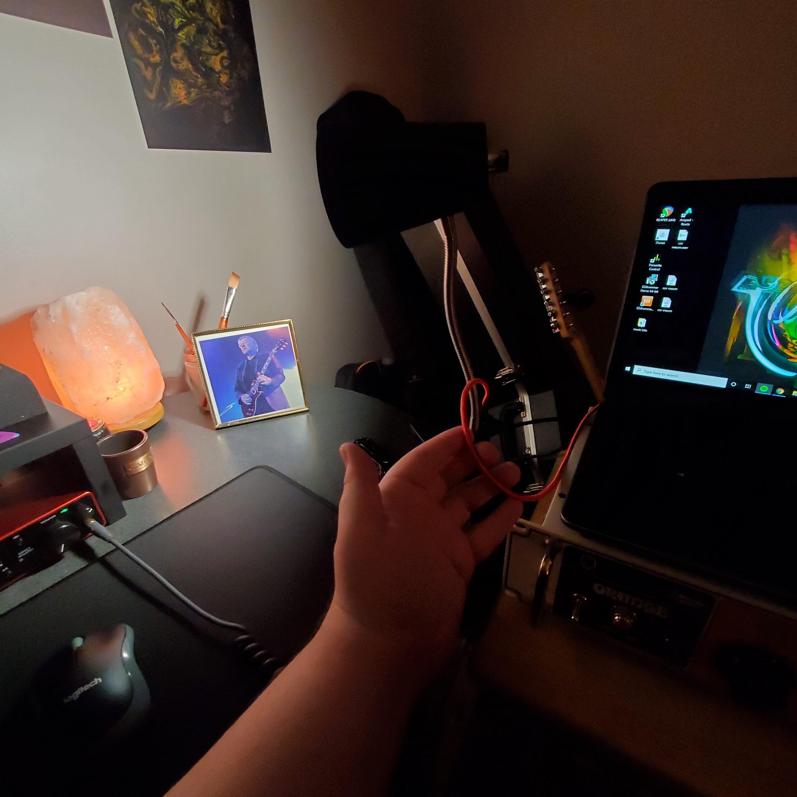 Amazon Basics Nylon Braided USB-C to USB-A 2.0 Fast Charging Cable, 480Mbps Speed, USB-IF Certified, for Apple iPhone 16/15, iPad, Samsung Galaxy, Tablets, Laptops, 6 foot, Dark Grey customer photo 2