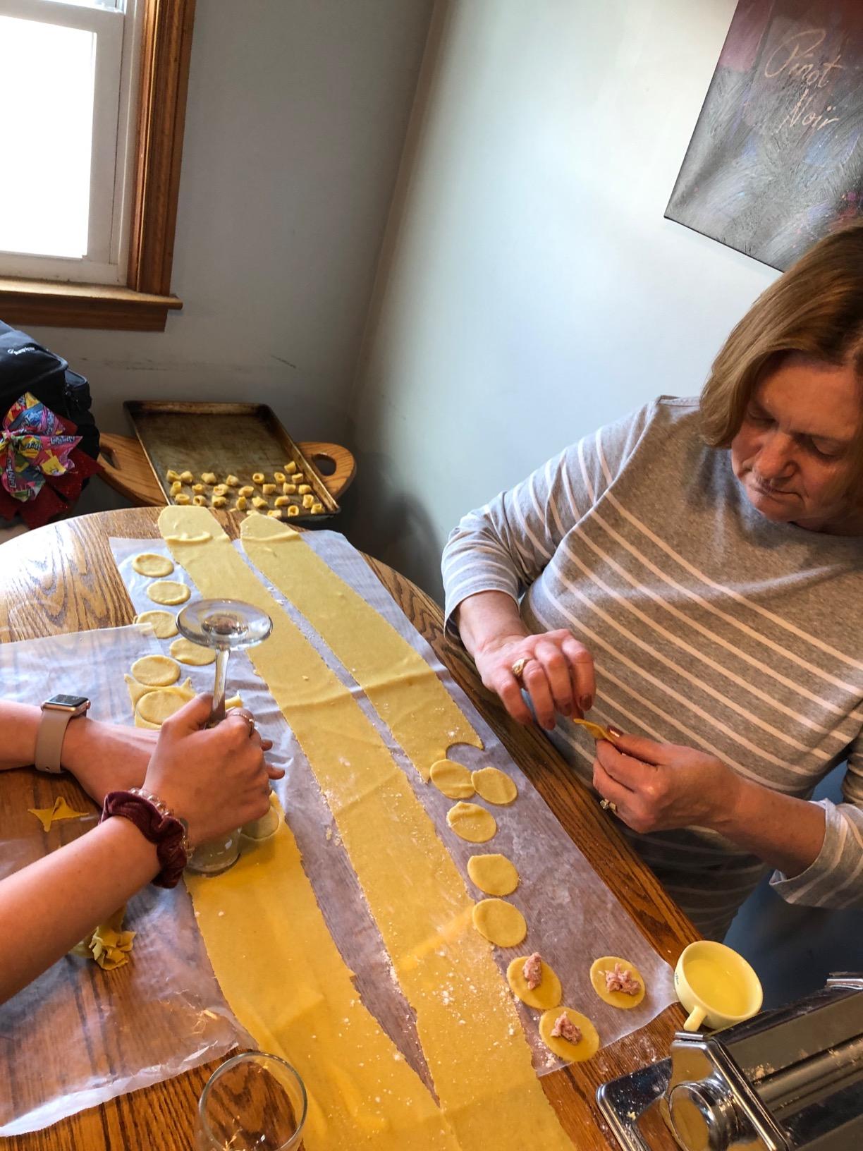 Shule Electric Pasta Maker with Motor Automatic Pasta Machine with Hand Crank and Multifunctional Rollers customer photo 1