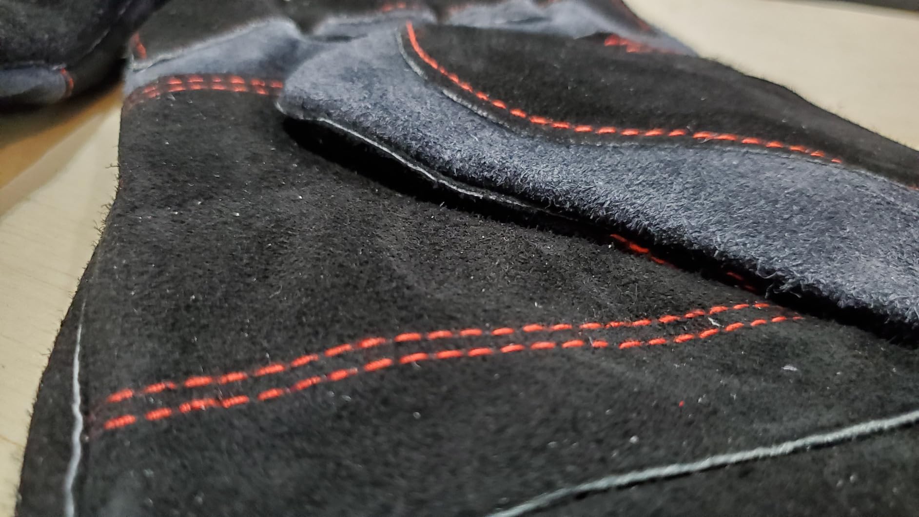 RAPICCA Welding Gloves 16IN Heat & Fire Resistant Leather for Stick MIG TIG Flux-Core Welder, Forge, Blacksmith, Fireplace, Wood Stove, Fire Pit, Furnace, Dry Ice Handling - Black - 662°F Protection customer photo 2