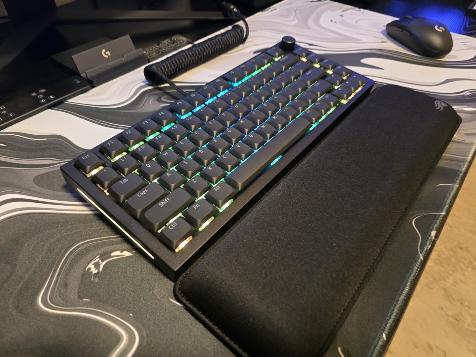 Glorious Wrist Pad/Rest - Compact - Black - Mechanical Keyboards, Stitched Edges, Ergonomic | 12x4 inches | 25mm/1in Thick (GWR-75) Compact (Black) customer photo 1