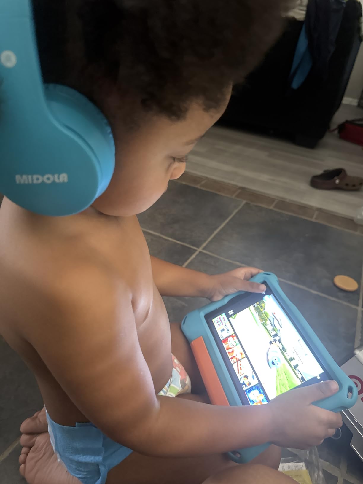 Kids Bluetooth Headphones Wireless 68 Hours,Safe Volume Limit 85/94dB Blue customer photo 2