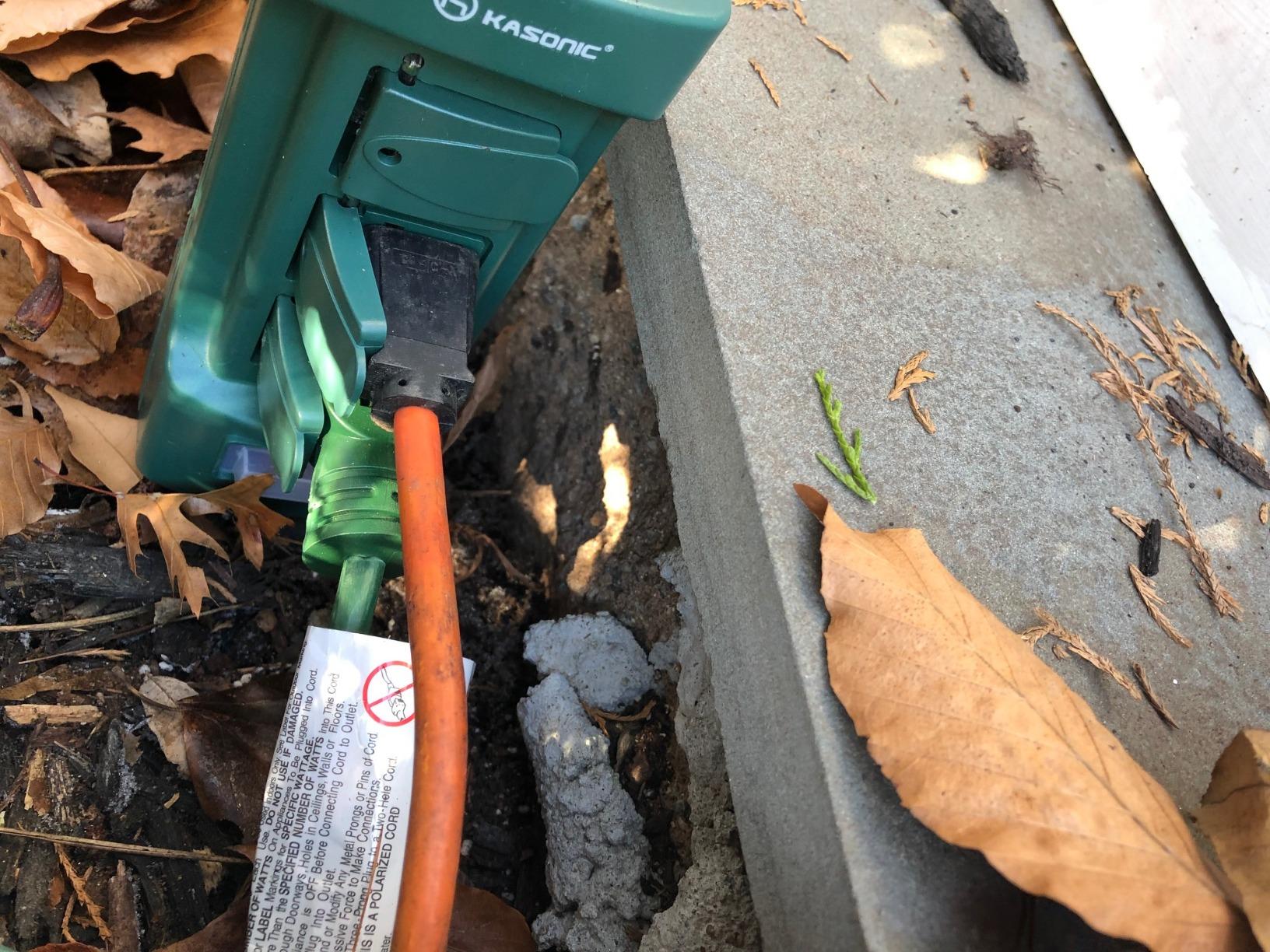 K KASONIC Outdoor Power Stake, Kasonic 6-Outlet 9 ft Extension Cord Power Strip, Double Sided with Weatherproof Safety Flip Covers, ETL Certified Multi-Outlets (Outdoor) customer photo 2