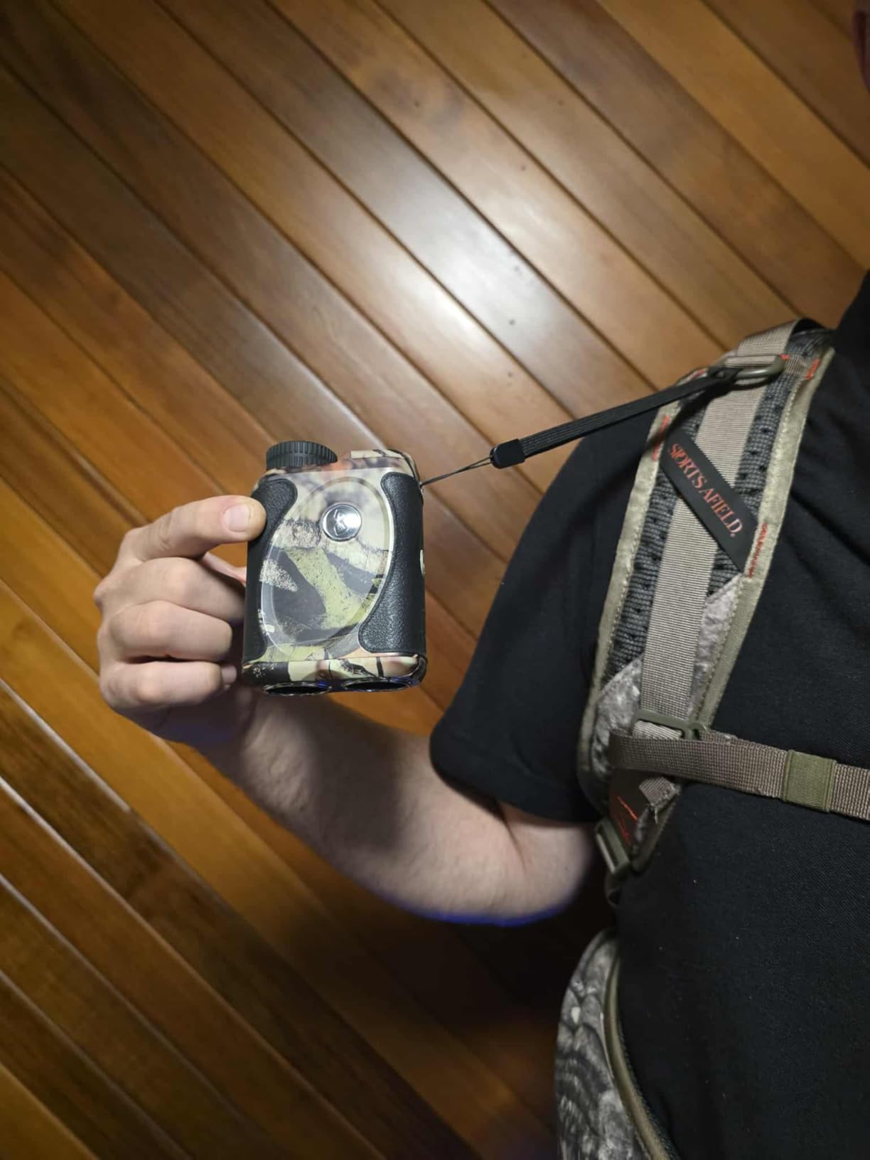 WOSPORTS Hunting Rangefinder, 800/1200 Yards Laser Range Finder with Bow Hunting Mode (Angle, Height, Horizontal Distance), Target Lock Vibration, Scanning, Carrying Case Included customer photo 1