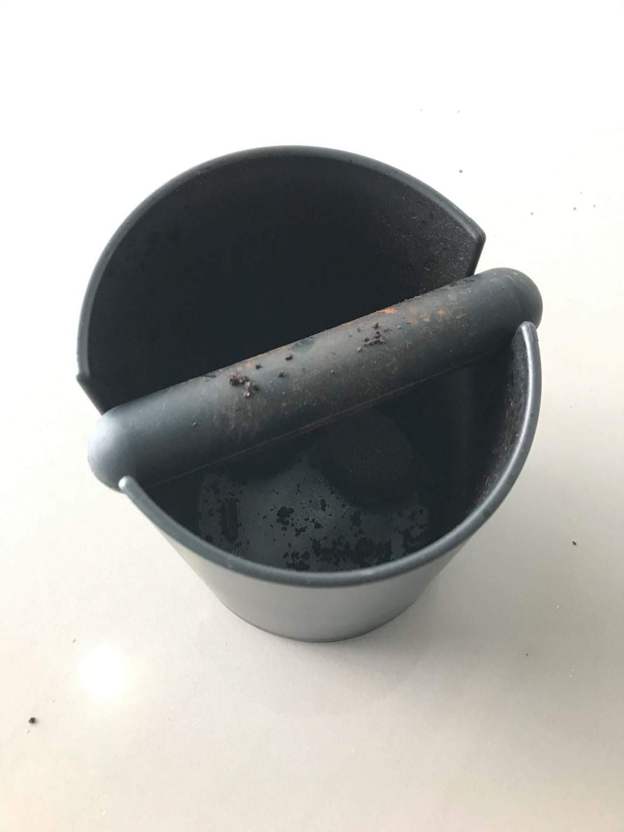 HOMEE Coffee Knock Box 4.8 Inch Shock-Absorbent Durable Barista Style Knock Box With Removable Knock Bar and Non-Slip Base Gift (Round) customer photo 1