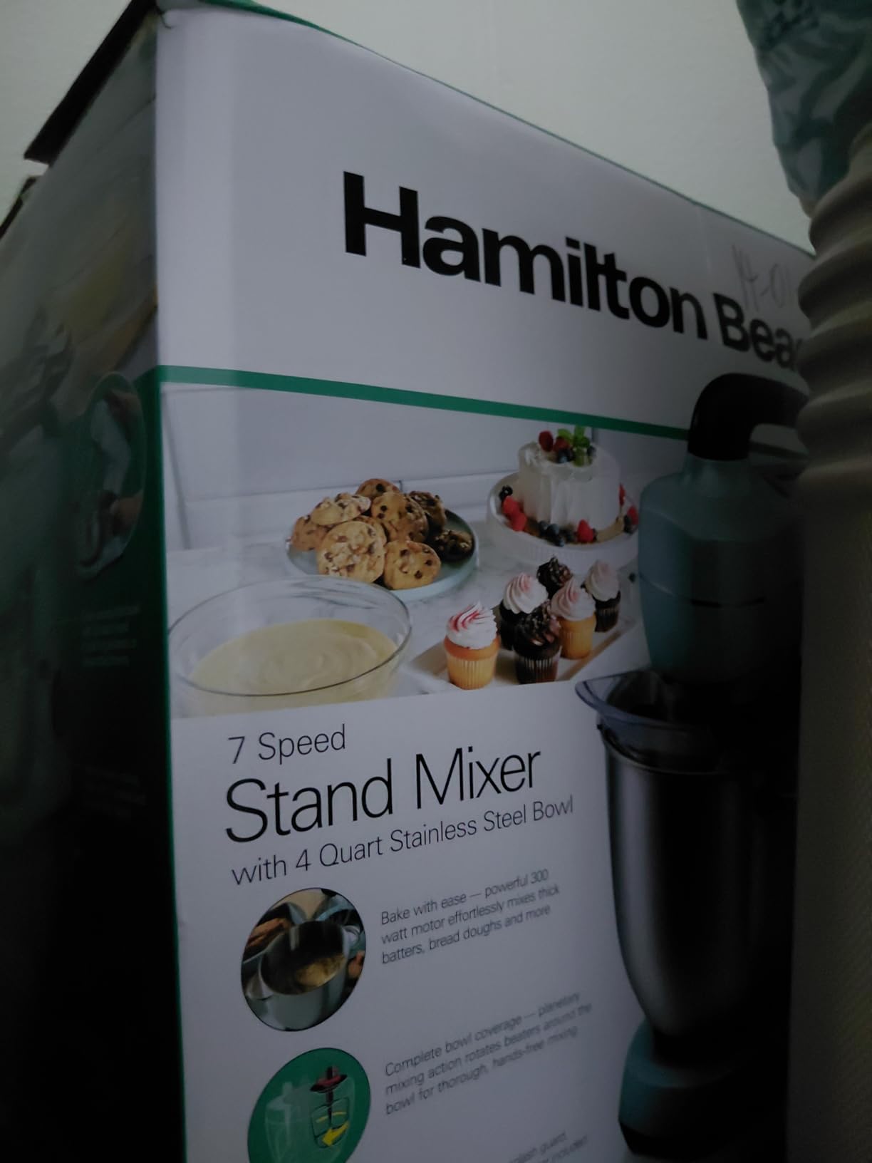 Hamilton Beach Electric Stand Mixer, 4 Quarts, Dough Hook, Flat Beater Attachments, Splash Guard, 7 Speeds with Whisk, Easy-Carry Top Handle, Red customer photo 1