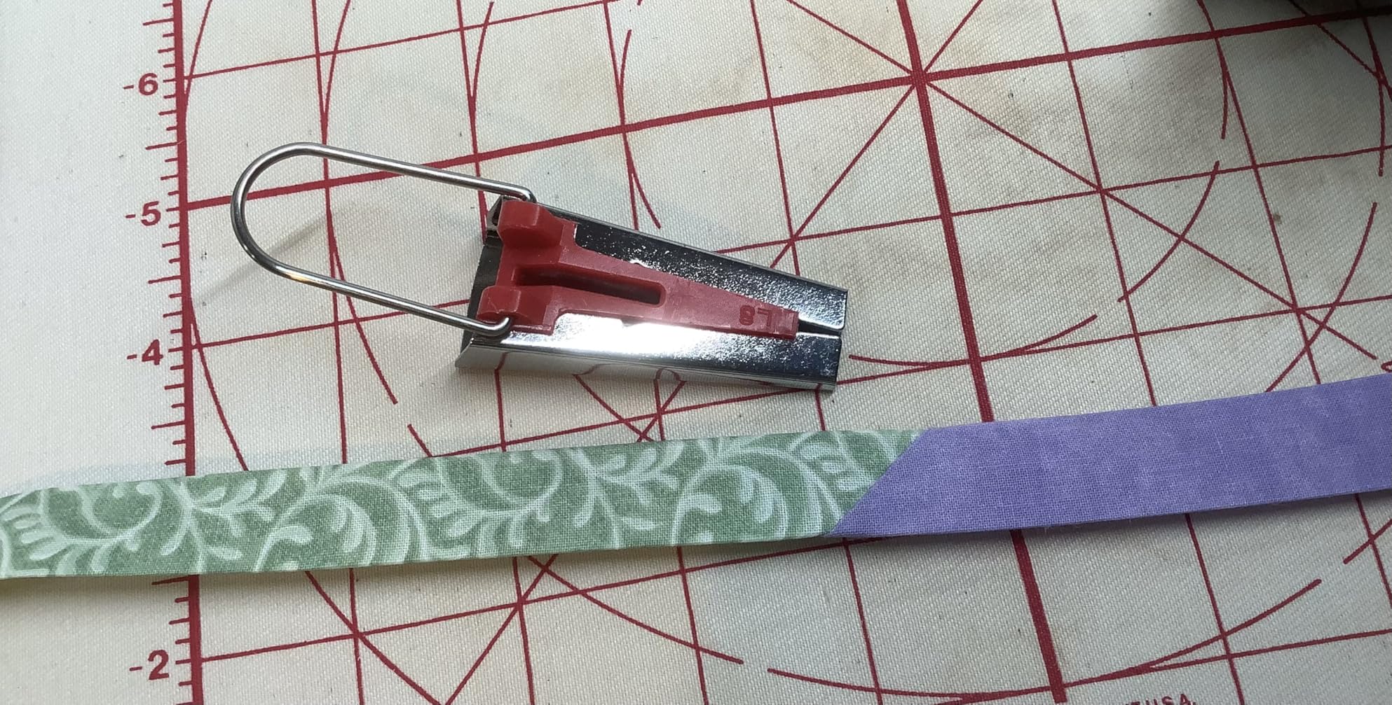 BUTUZE Fabric Bias Tape Makers Kit with Sewing Awl, Positioning Pin, Adjustable Binder Clip, Wooden Awl, Foot Press - Practical Bias Tape Maker Set for Sewing/Quilting customer photo 2