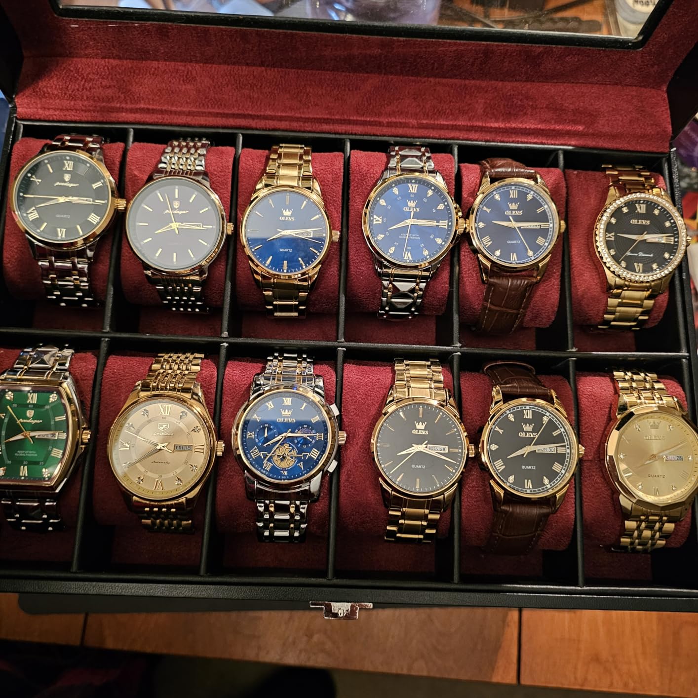 SONGMICS Watch Box, 12-Slot Watch Case Organizer with Large Glass Lid, Removable Pillows, Gift for Loved Ones, Black Synthetic Leather, Gray Lining UJWB12BK customer photo 2