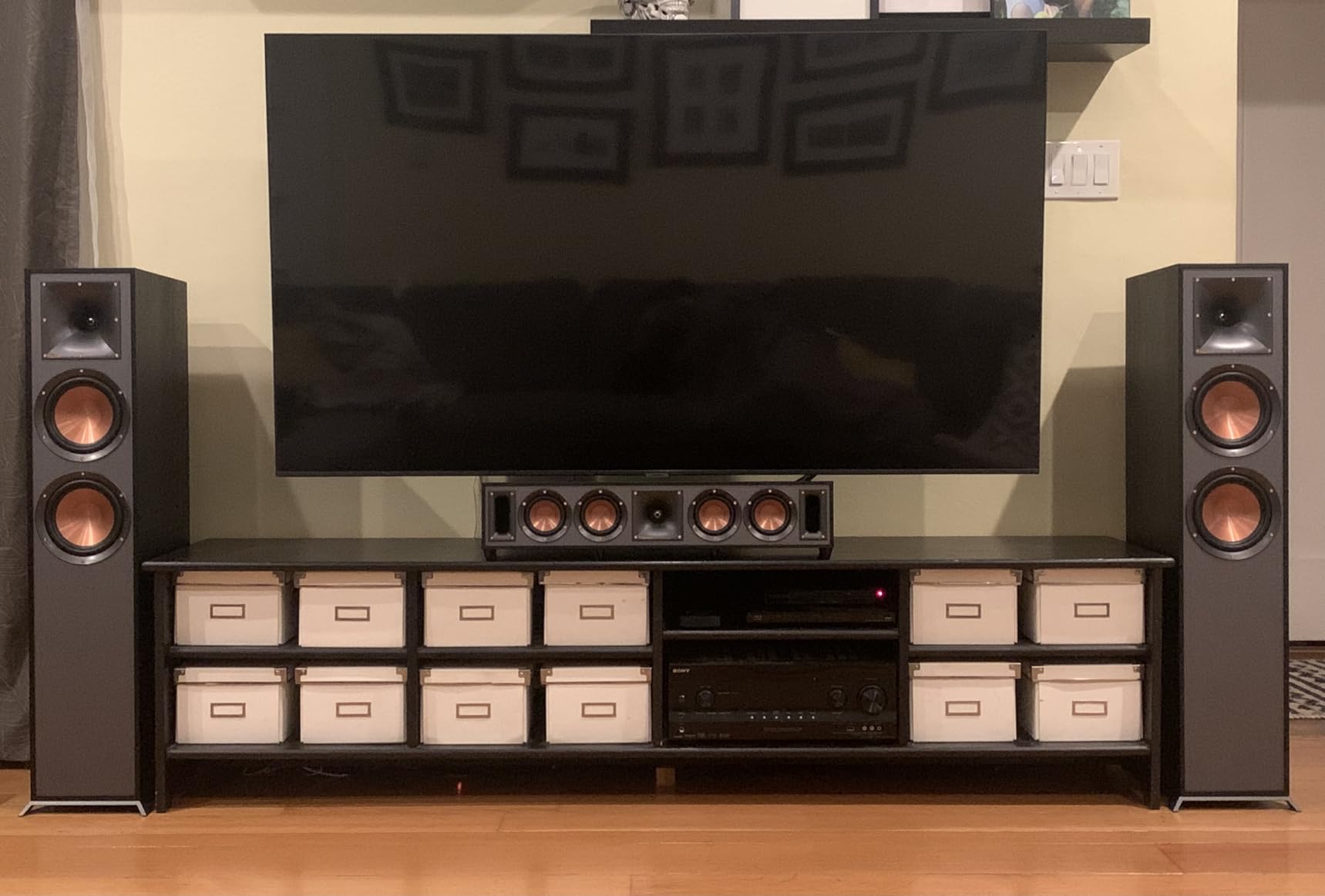 Klipsch R-620F Floorstanding Speaker with Tractrix Horn Technology | Live Concert-Going Experience in Your Living Room, Ebony customer photo 1