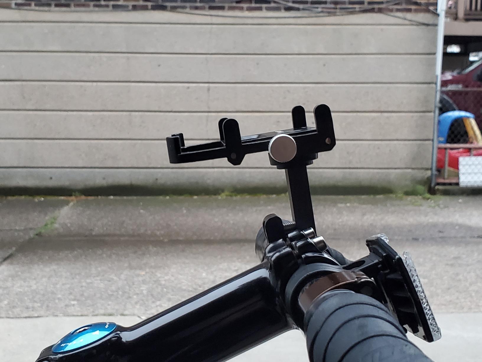 GUB Bike Phone Mount Holder, Aluminum Motorcycle Phone Holder Mount with 360° Rotation for iPhone 16 17 15 14 Pro Max Mini X XR Xs Plus, Samsung S25 S24 S22 4-7 Inch - Upgraded customer photo 2