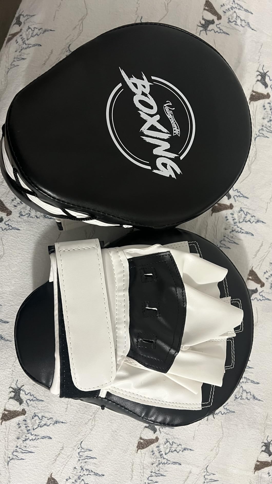 Valleycomfy Boxing Curved Focus Punching Mitts - Leatherette Training Hand Pads customer photo 1