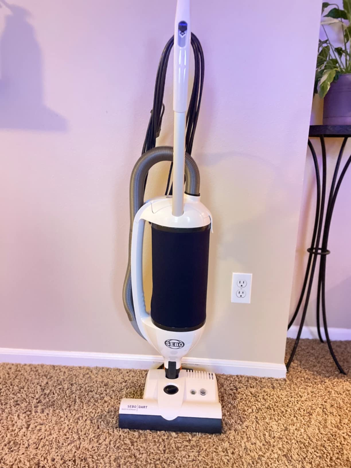 Sebo 9855AM Dart Upright Vacuum Cleaner with 7-Year Motor Warranty, Comes with Powerful ET-1 Powerhead for Pets and Carpeting, Made in Germany customer photo 1