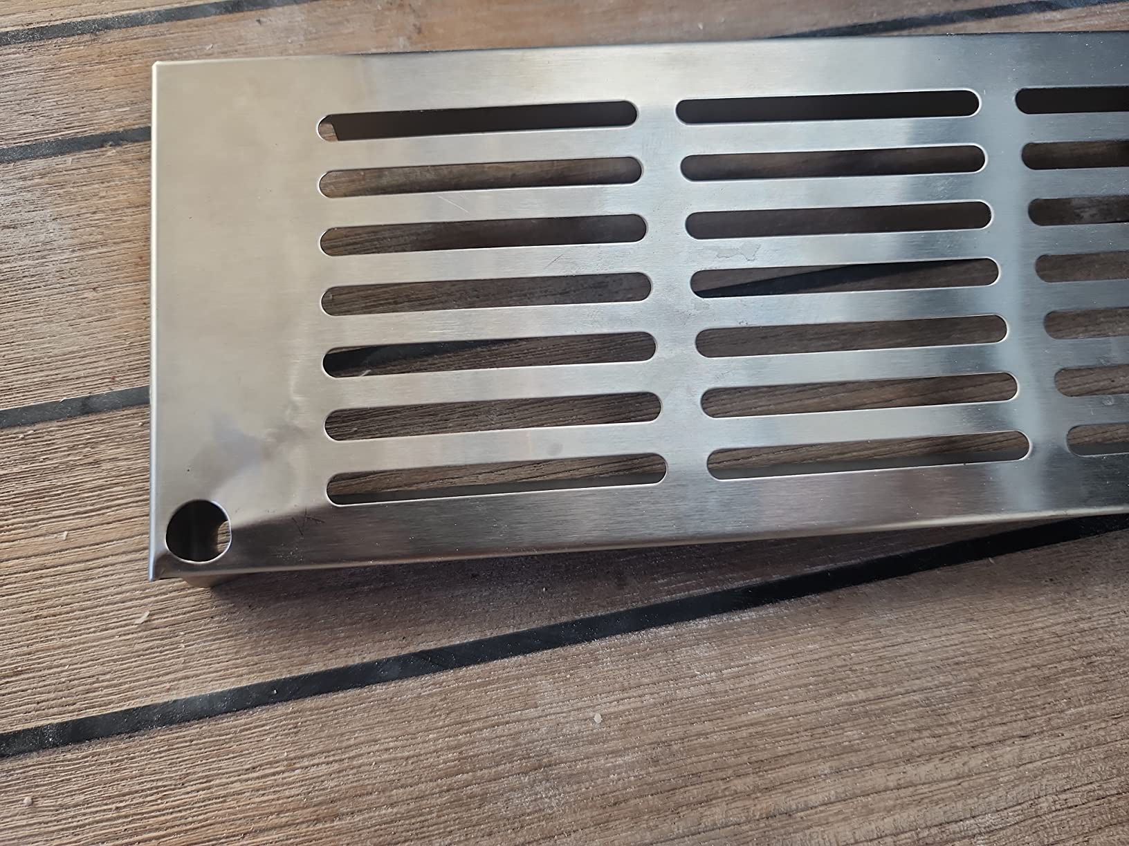 EdgeStar IB450SSP 50 lb. 15 Inch Wide Undercounter Clear Ice Maker with Drain Pump customer photo 2