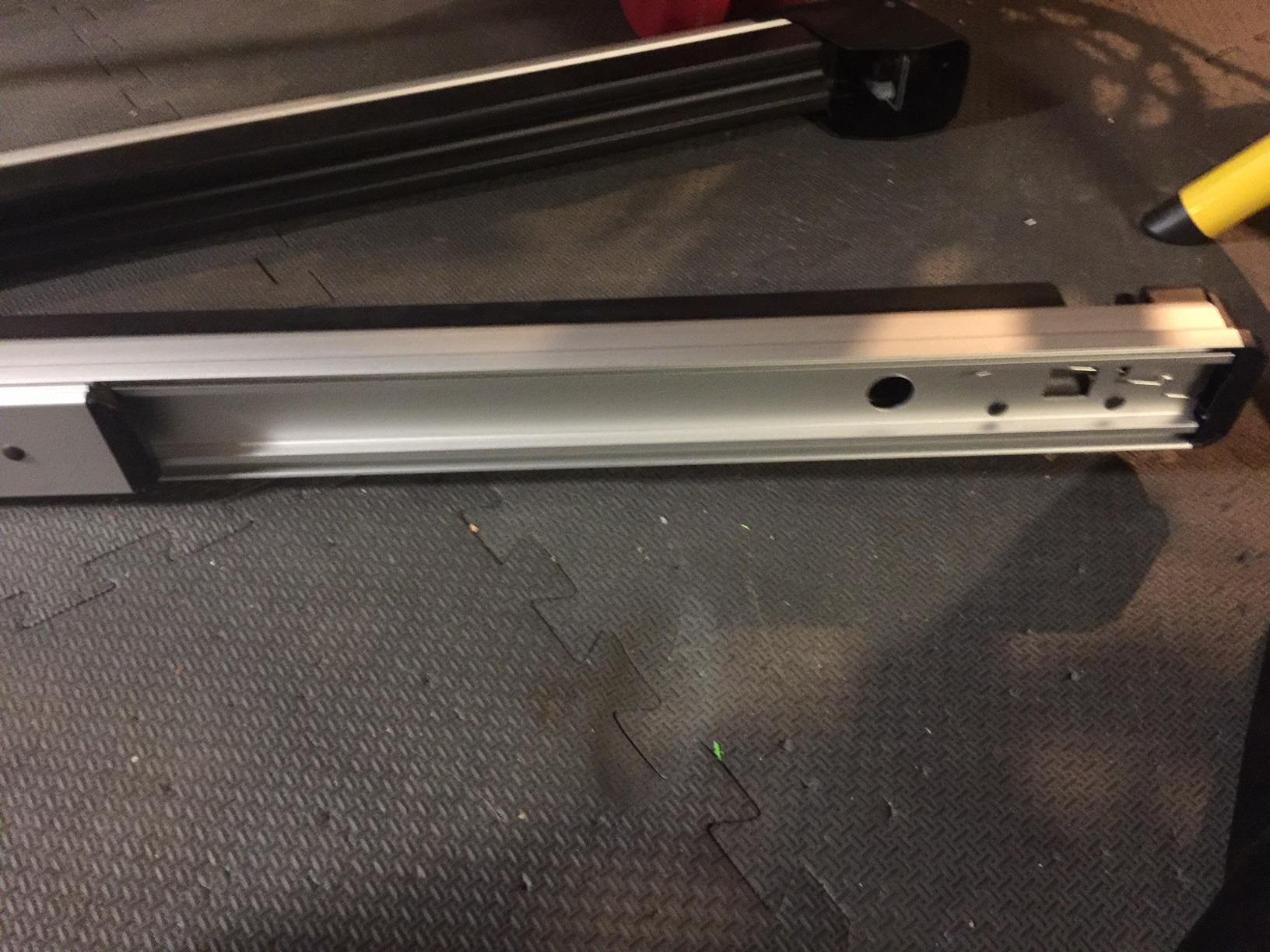 Thule SnowPack Ski/Snowboard Rack, Large (6 Pr/4 Boards), Black customer photo 2