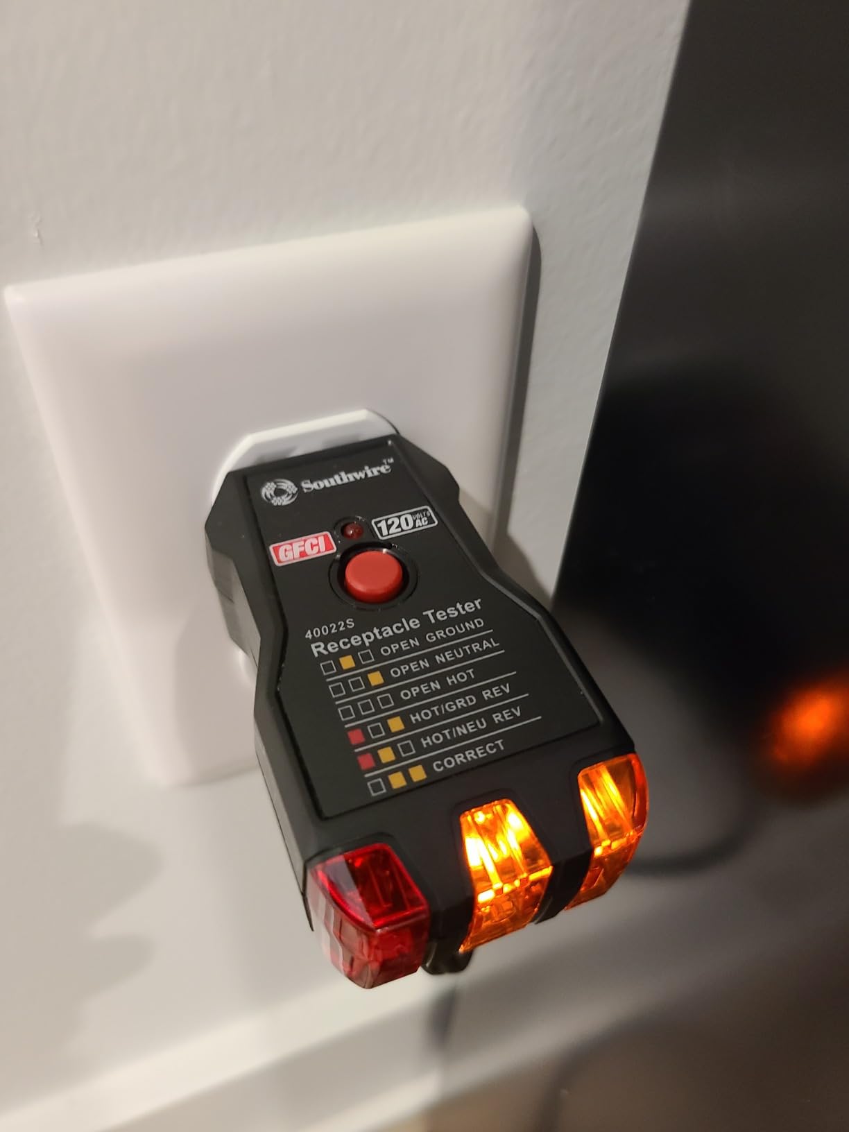 Southwire GFCI Receptacle Tester - Push-Button Outlet Tester for Fast & Accurate Wiring Checks - Compact & Durable Housing - 7 Test Functions customer photo 1