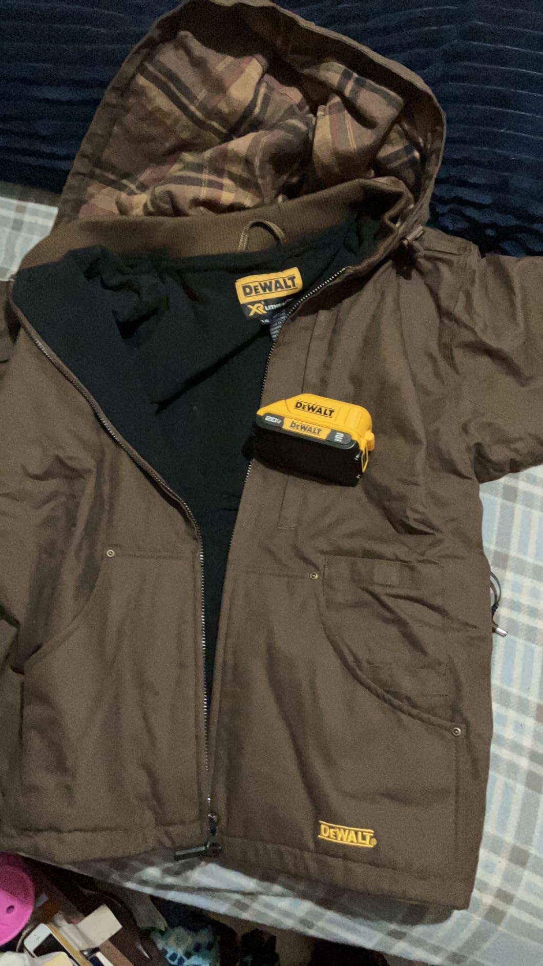 DEWALT Heated Lightweight Soft Shell Jacket Kit customer photo 1