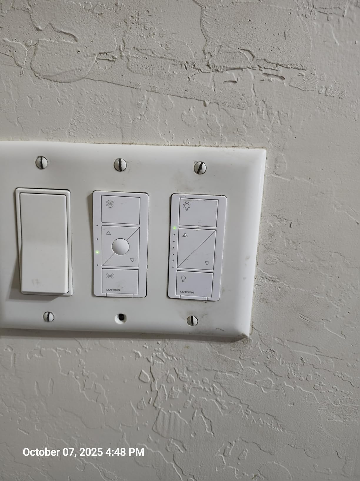 Lutron Caseta 3 Way Smart Dimmer Light Switch Kit, Includes Pico Remote, Bracket, and LED Dimmer Switch, No Neutral Required, P-PKG1WB-WH customer photo 1