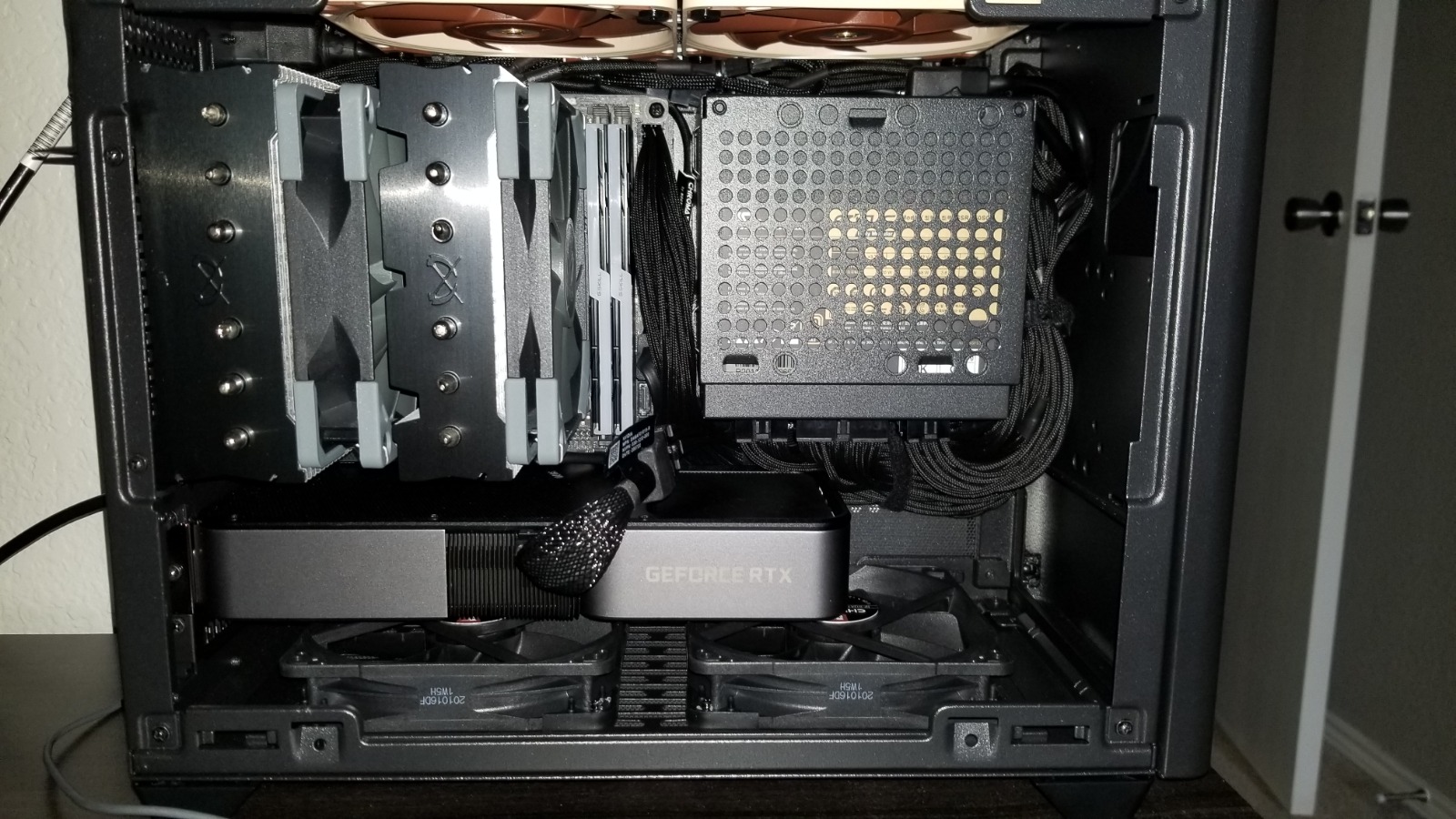 CableMod RT-Series Classic ModMesh Sleeved Cable Kit for ASUS/Seasonic/Phanteks Revolt (Black) customer photo 2