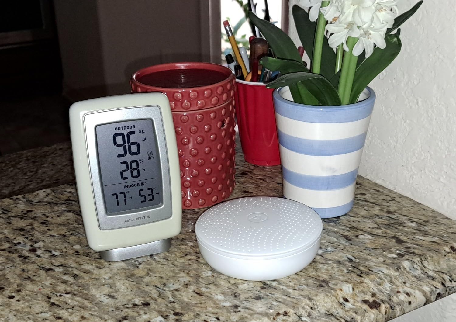 Airthings 2930 Wave Plus - Radon & Air Quality Monitor, Battery Powered (CO2, VOC, Humidity, Temp, Pressure) customer photo 2