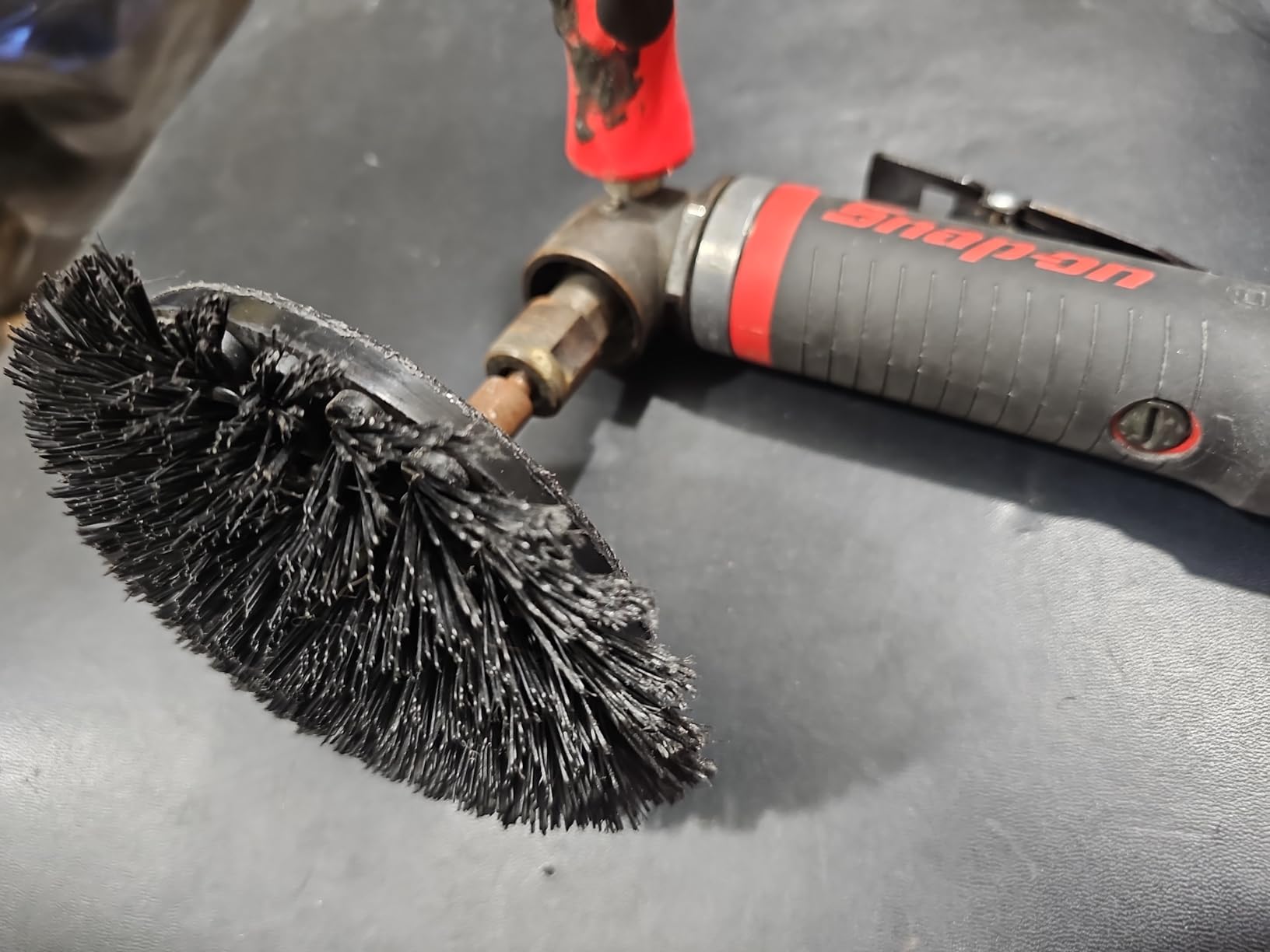 Kayak - Canoe - Yacht - Raft - Drill Brush - Boat Accessories - Fiberglass - Hull Cleaner - Cleaning Supplies - Pond Scum, Oil Residue, Weeds, Barnacles, Oxidation - Spin Brush Kit customer photo 2