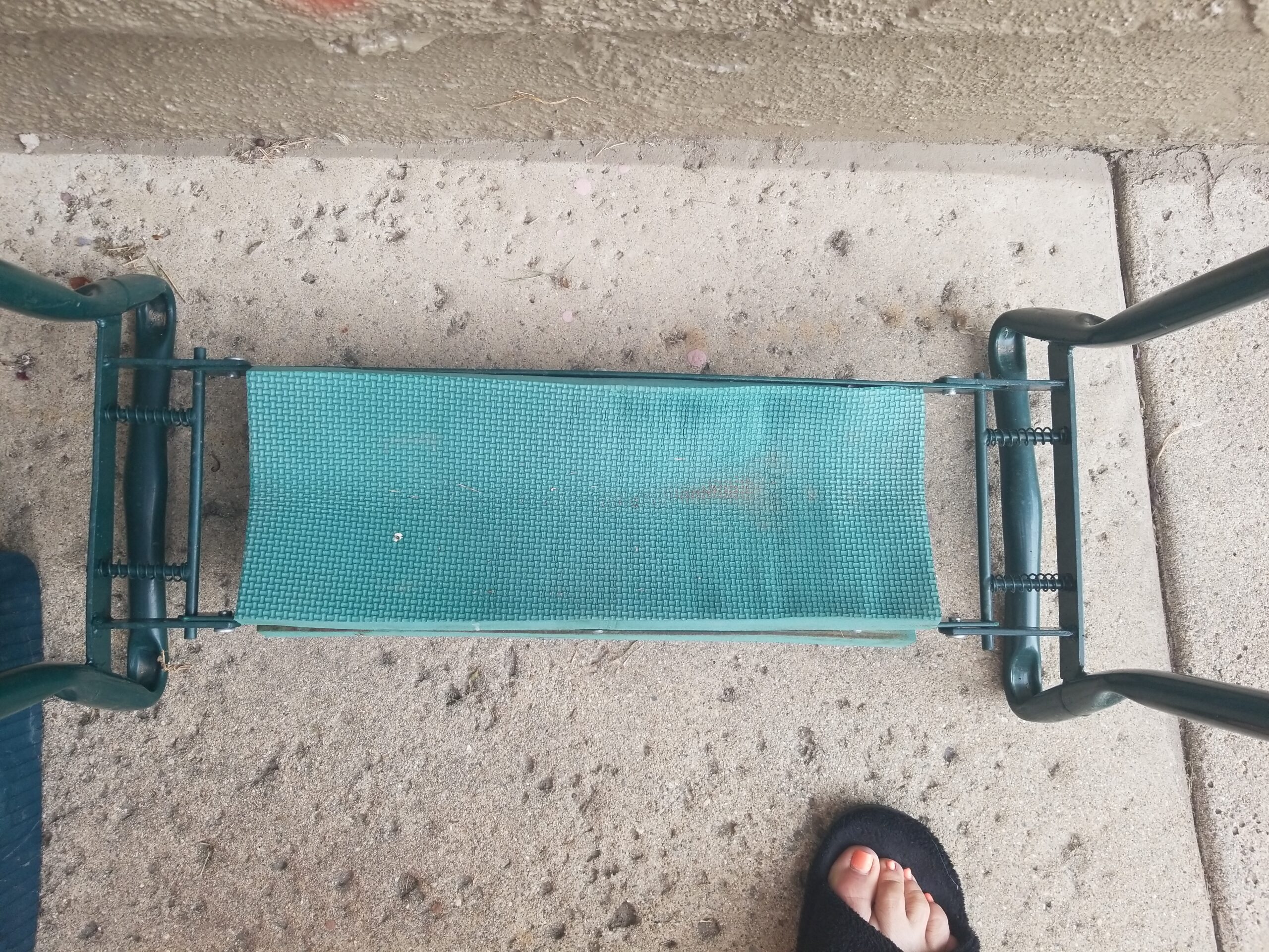 SUPER DEAL Folding Garden Kneeler and Seat with Free Tool Pouches - EVA Foam Pad Protects Your Knees - Sturdy and Lightweight, Gardening Gifts for Women Men customer photo 2