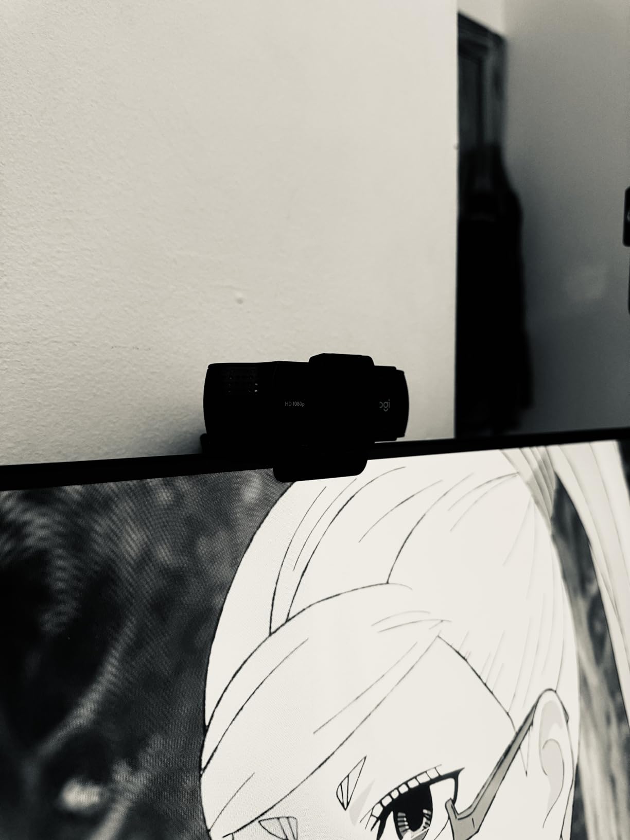 Logitech C920S HD Pro Webcam, Full HD 1080p/30fps Video Calling, Clear Stereo Audio, HD Light Correction, Privacy Shutter, Works with Skype, Zoom, FaceTime, Hangouts, PC/Mac/Laptop/Tablet/Xbox - Black customer photo 2