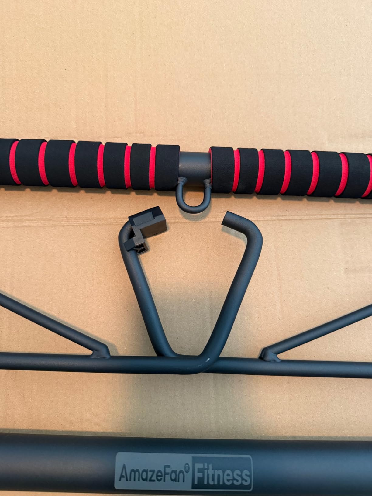 AmazeFan Pull Up Bar Doorway with Ergonomic Grip - Fitness Chin-Up Frame for Home Gym Exercise - Multi-Angle Grip - 2024 Upgrade Smart Hook (Fits Almost All Doors) customer photo 1