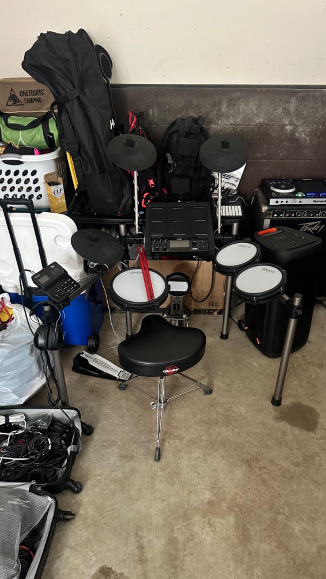 Alesis Strike Multipad - 9-Pad Percussion Instrument with Sampler, Looper, 2 Ins and Outs, Soundcard, Sample Loading via USB Thumb Drives and 4.3-Inch Display customer photo 1