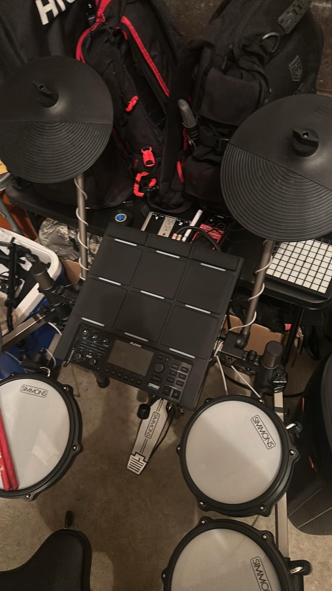 Alesis Strike Multipad - 9-Pad Percussion Instrument with Sampler, Looper, 2 Ins and Outs, Soundcard, Sample Loading via USB Thumb Drives and 4.3-Inch Display customer photo 2