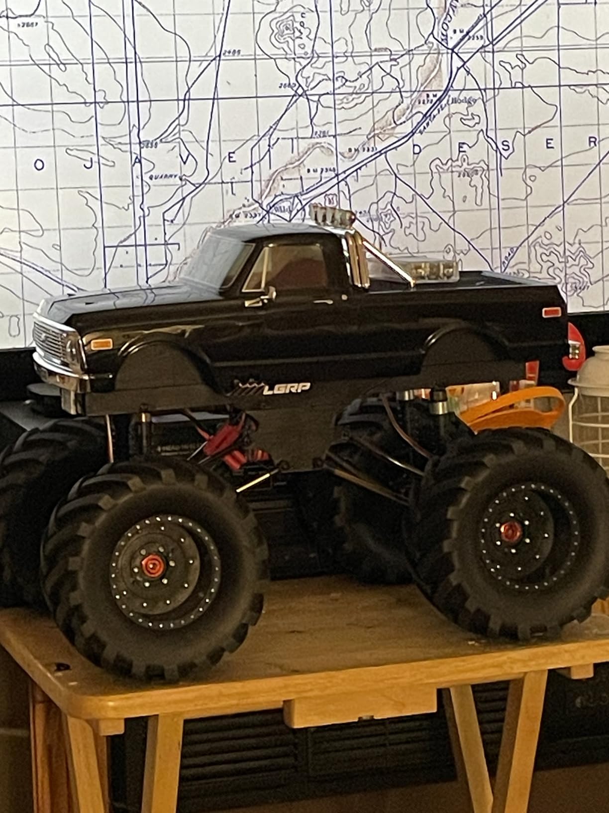Redcat Racing Everest 10 1/10 Scale Electric RC Rock Crawler, 4WD Shaft Driven RC Truck with Waterproof Electronics, Aluminum Chassis, Beadlock Tires, 2.4GHz RTR with Battery & Charger- Red and Black customer photo 1