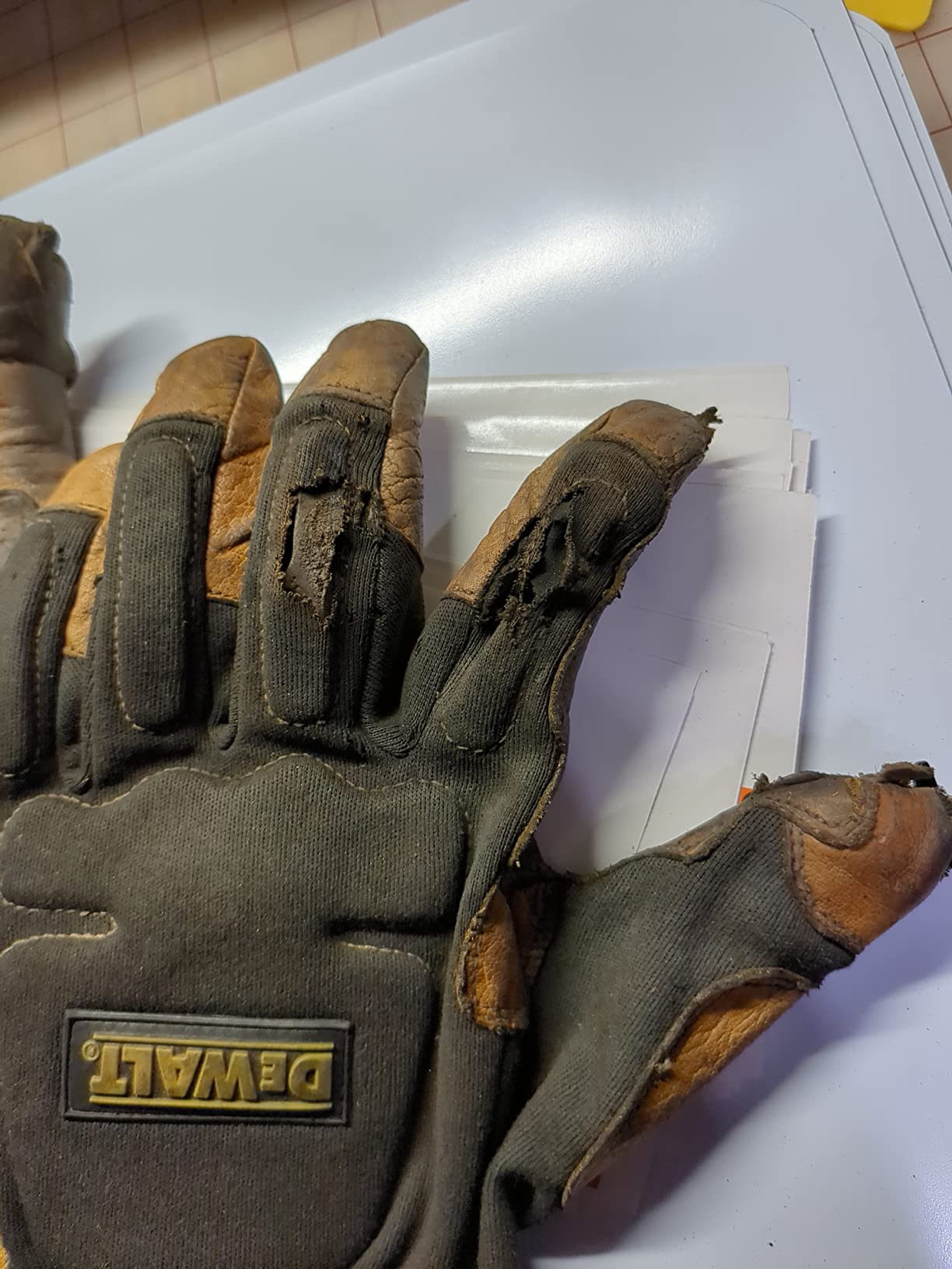 DEWALT Premium MIG/TIG Welding Gloves customer photo 1