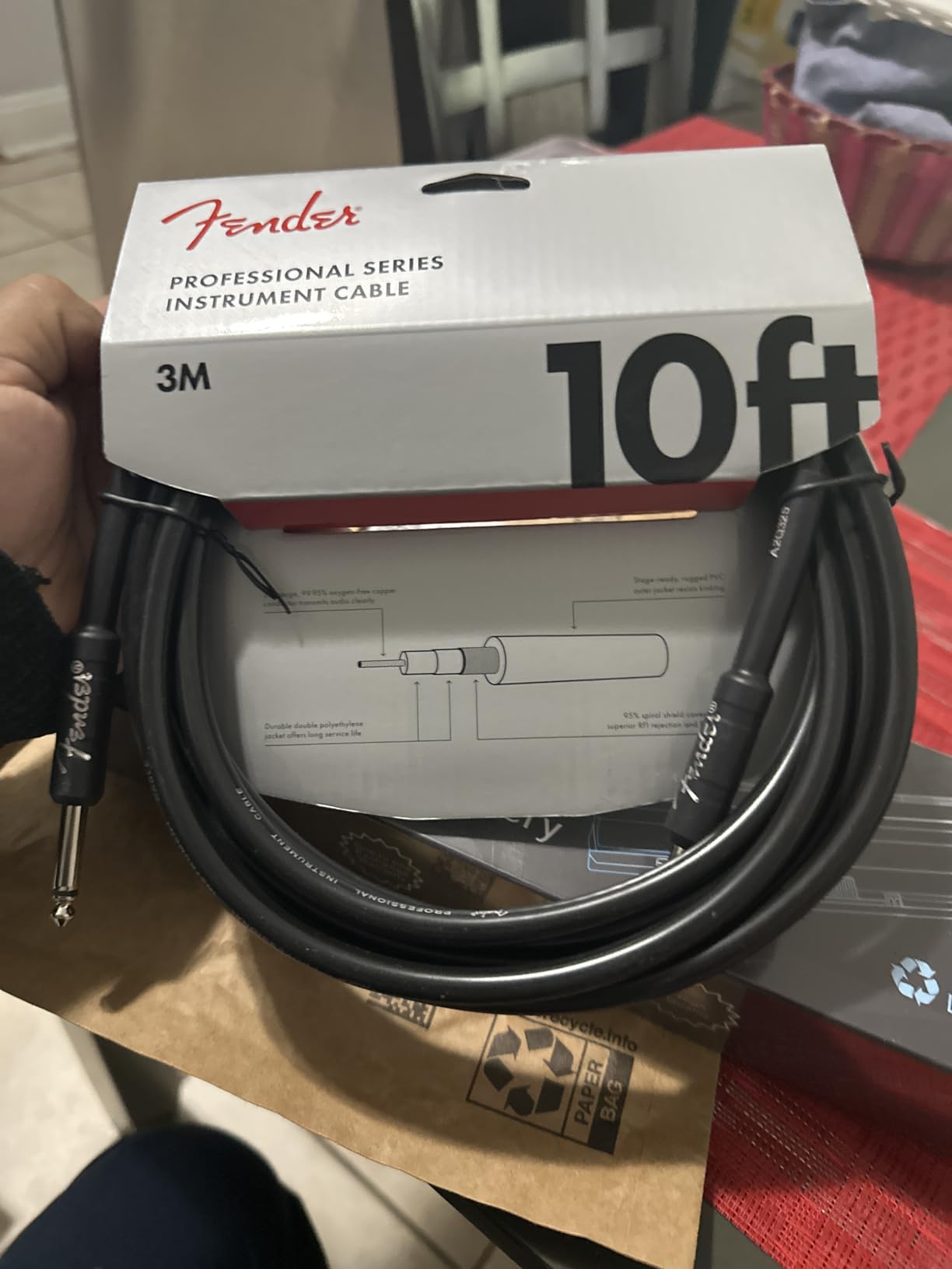 Fender Professional Series Instrument Cable, Guitar Cable 10 ft, Guitar Accessories, Stage Ready with Anti-Kinking Design, Black customer photo 2