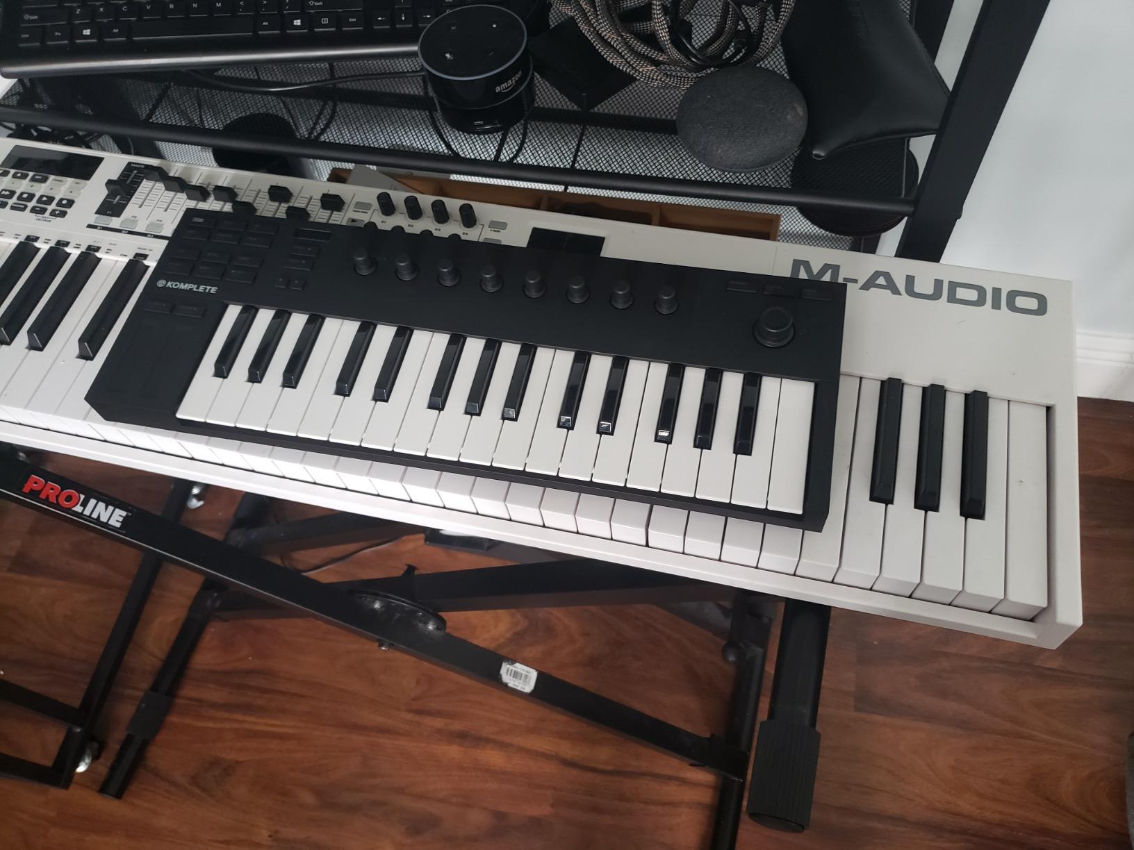 Native Instruments Komplete Kontrol M32 Controller Keyboard (26154) customer photo 1