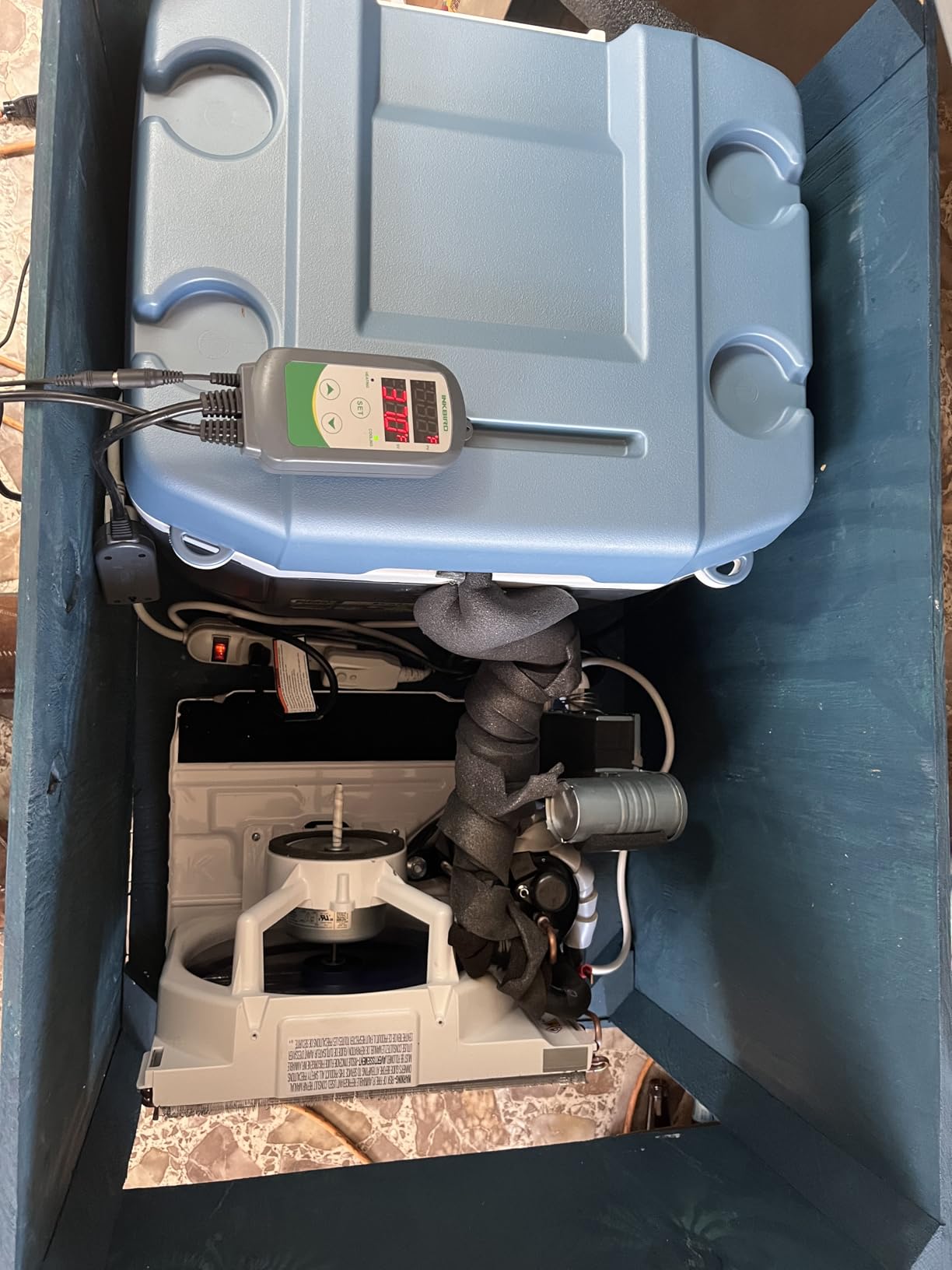 Amazon Basics 5000-BTU Window Air Conditioner with Quiet Operation, Up to 150 Sqf, Cool and Fan Functions, Washable Filter, Adjustable Window Kit, Intuitive Mechanical Controls, for Small Room, White customer photo 1