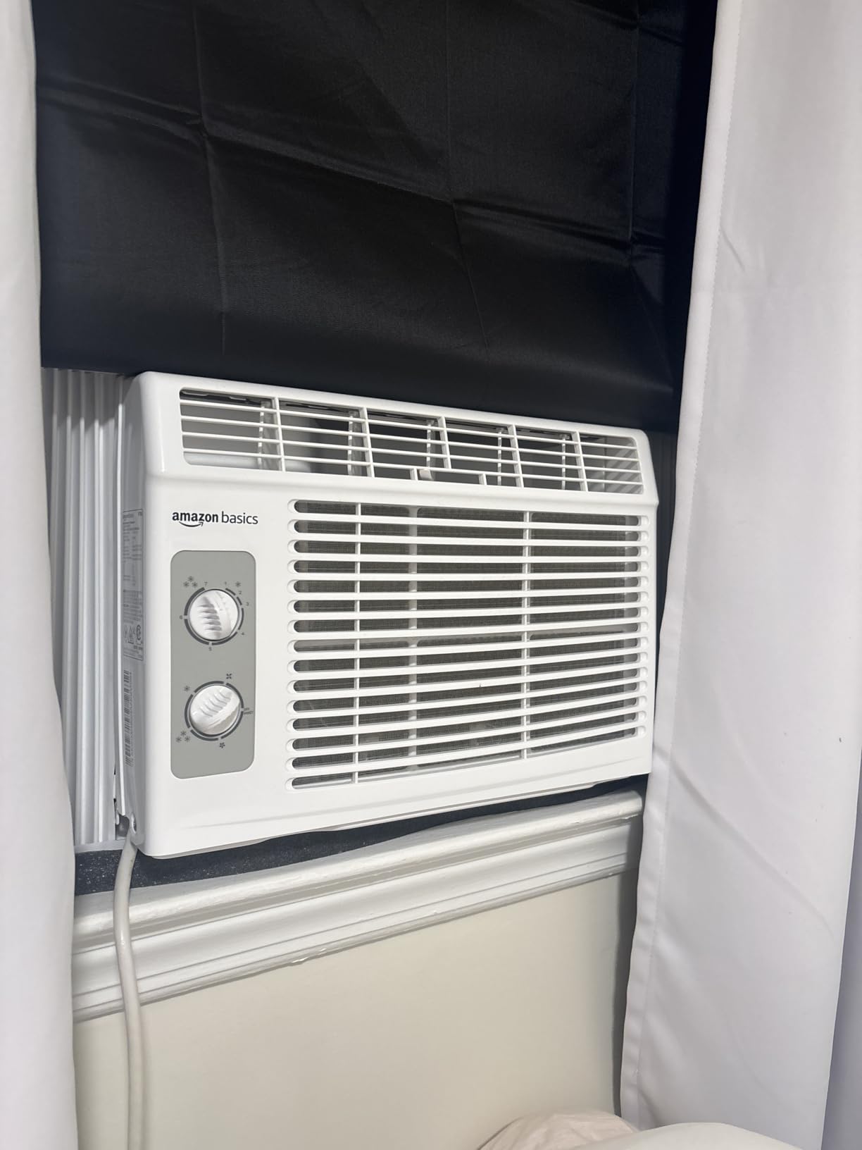 Amazon Basics 5000-BTU Window Air Conditioner with Quiet Operation, Up to 150 Sqf, Cool and Fan Functions, Washable Filter, Adjustable Window Kit, Intuitive Mechanical Controls, for Small Room, White customer photo 2