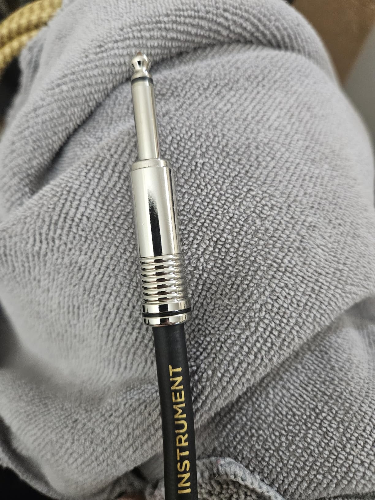 Ernie Ball Braided Instrument Cable, Straight/Angle, 10ft, Black (P06081) customer photo 2