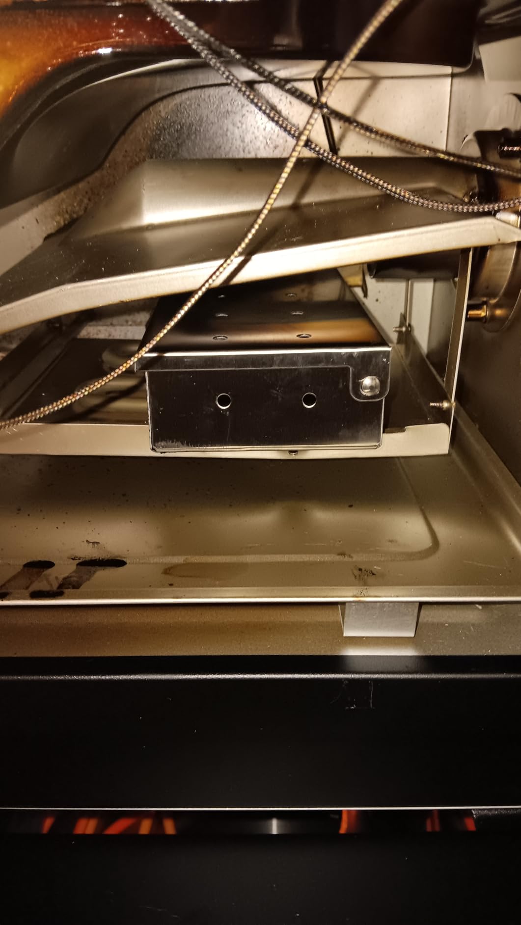 Masterbuilt 30-inch Electric Vertical BBQ Smoker with Analog Temperature Control, Chrome Smoking Racks and 535 Cooking Square Inches in Black, Model MB20070210 customer photo 2