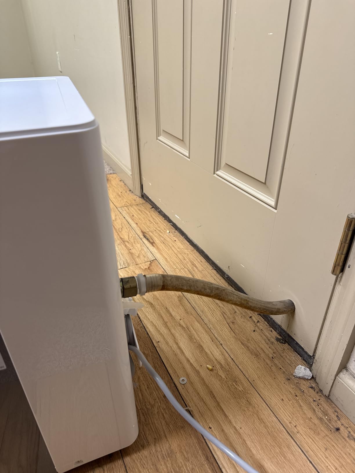 Midea 1,500 Sq. Ft. Energy Star Certified Dehumidifier With Reusable Air Filter 22 Pint - Ideal For Basements, Large & Medium Sized Rooms, And Bathrooms (White) customer photo 2