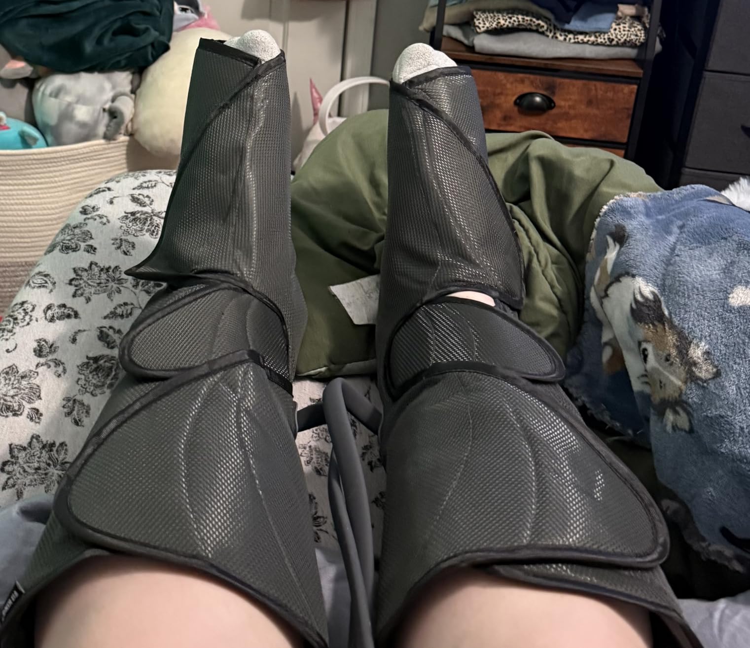 FIT KING Leg Massager for Circulation and Pain Relief, Air Compression Leg and Foot Massager to Relieve Pain Swelling Edema with 2 Size Extensions- Great Gift for Wife Mom and Friend customer photo 2