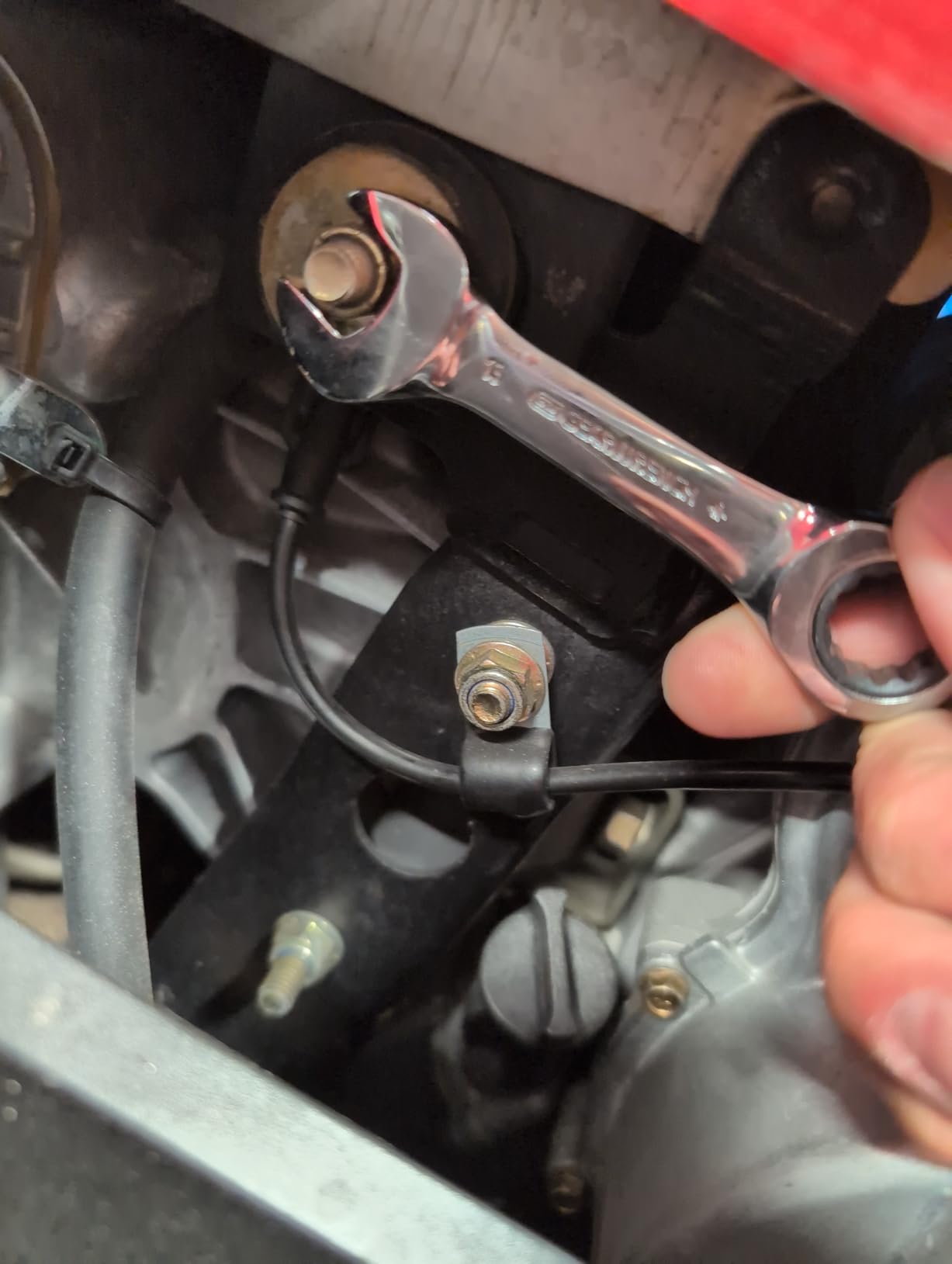 GEARWRENCH 14 Pc. 12 Point Stubby Ratcheting SAE/Metric Combination Wrench Set - 85206 customer photo 1