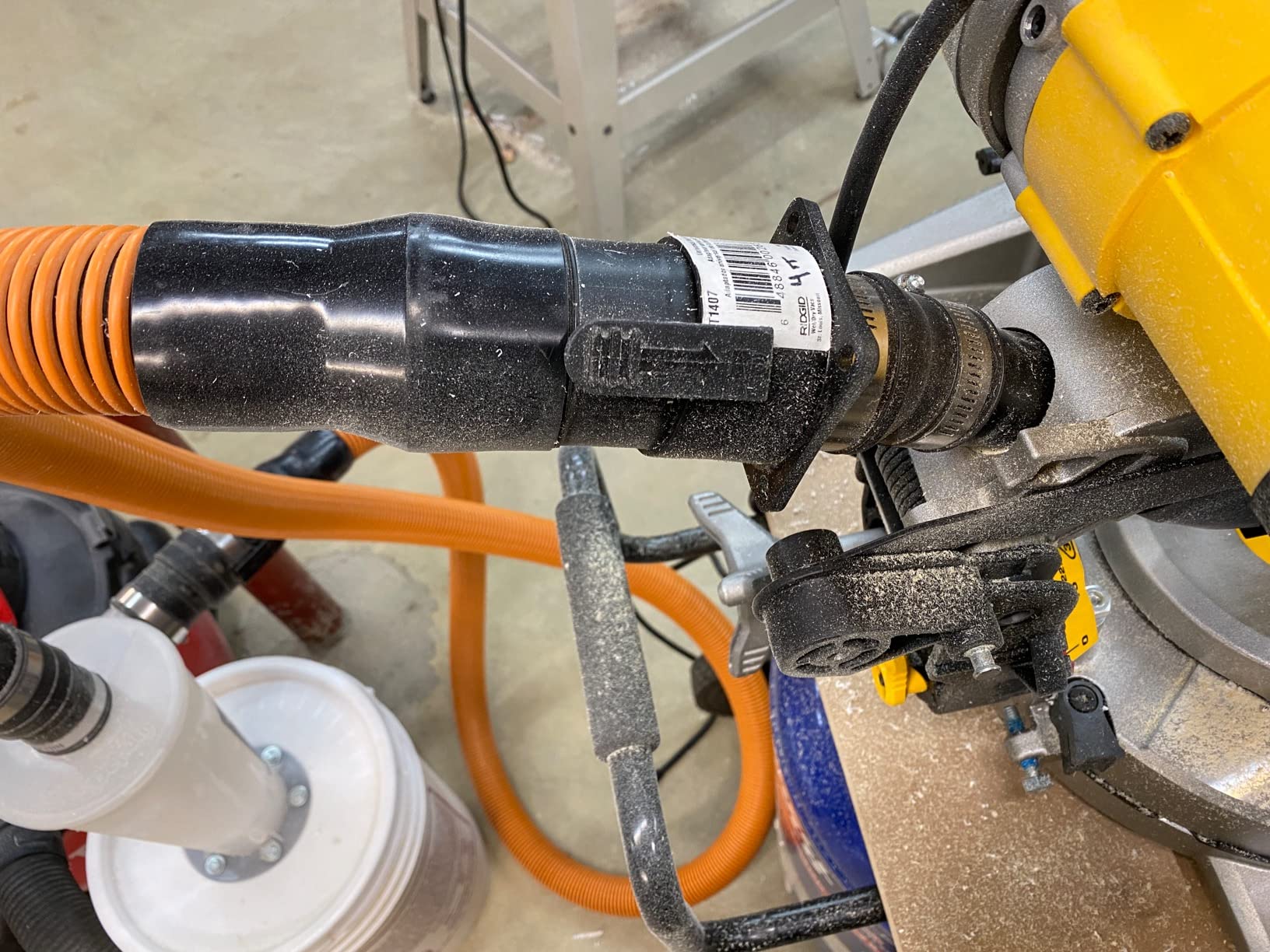 DEWALT Miter Saw, Double-Bevel, Compound, 12-Inch, 15-Amp (DWS716) customer photo 2