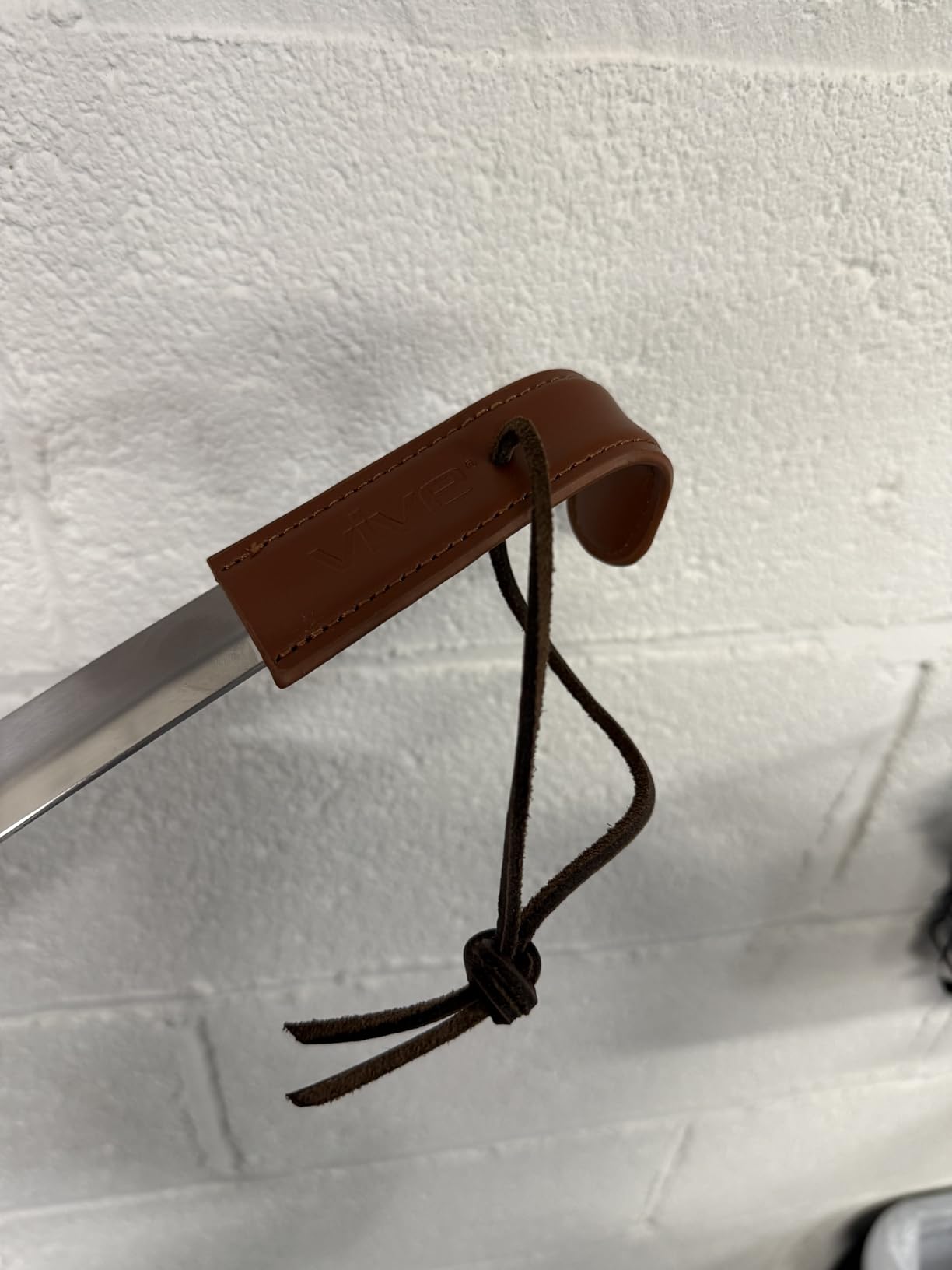 Vive Extra Long Handled Shoe Horn (31.5 Inches) - Metal Shoehorn for Men and Women - Large Standing Reach Assist for Seniors customer photo 2